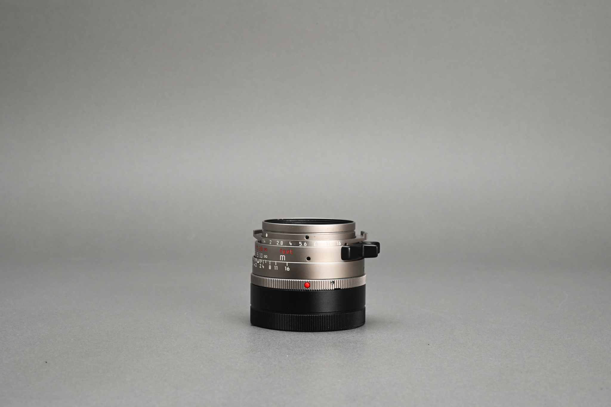 Picture of Leica Summilux-M 35mm f/1.4 Ver.2 Titanium