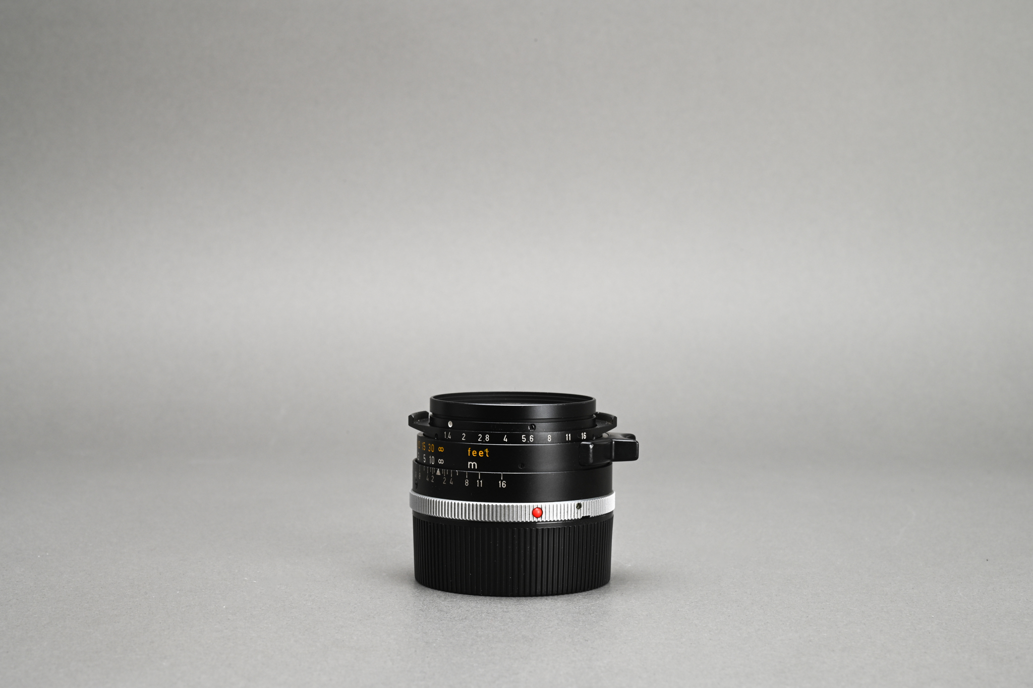 Picture of Leica Summilux-M 35mm f/1.4 Ver.2 Black Germany
