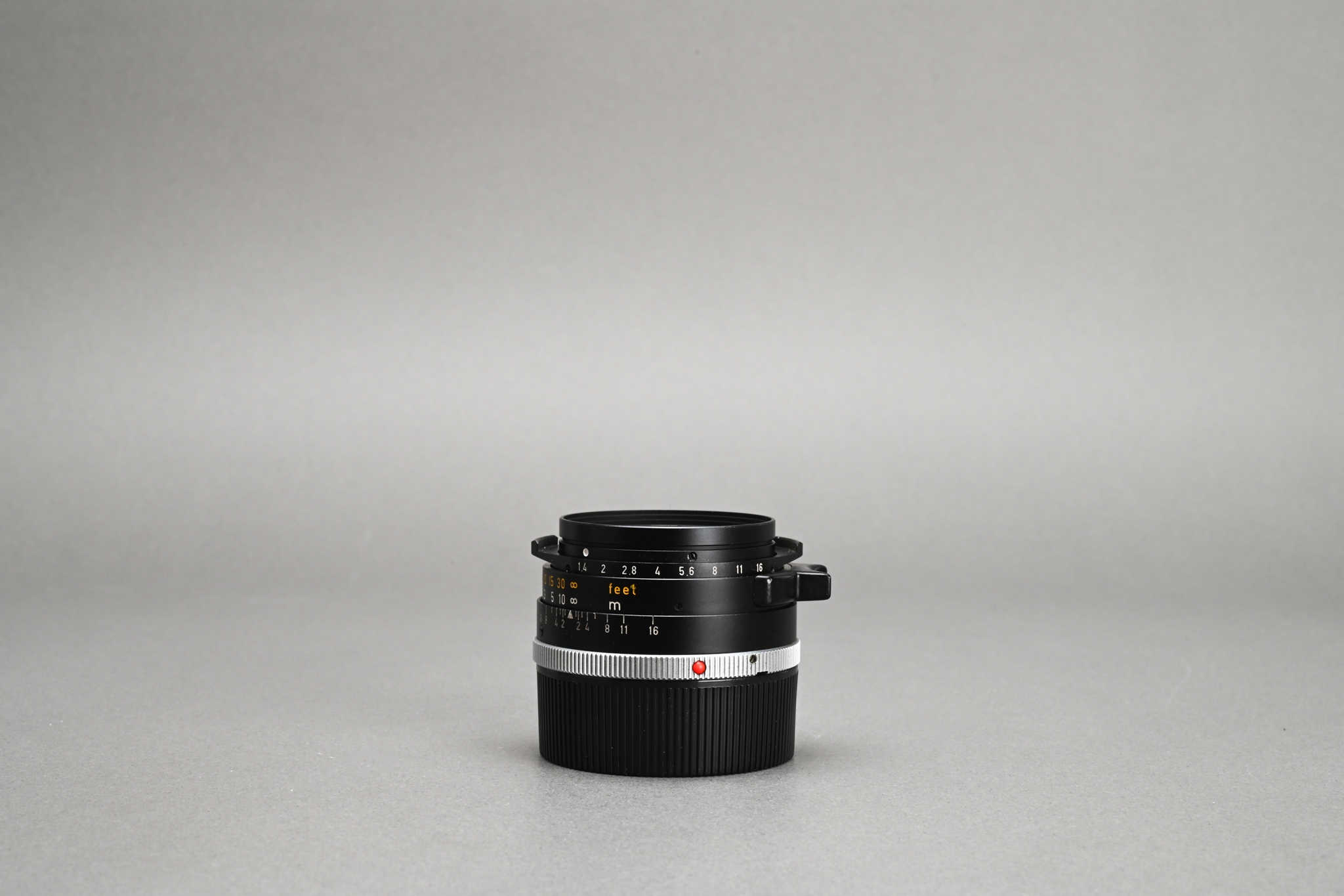 Picture of Leica Summilux-M 35mm f/1.4 Ver.2 Black Germany