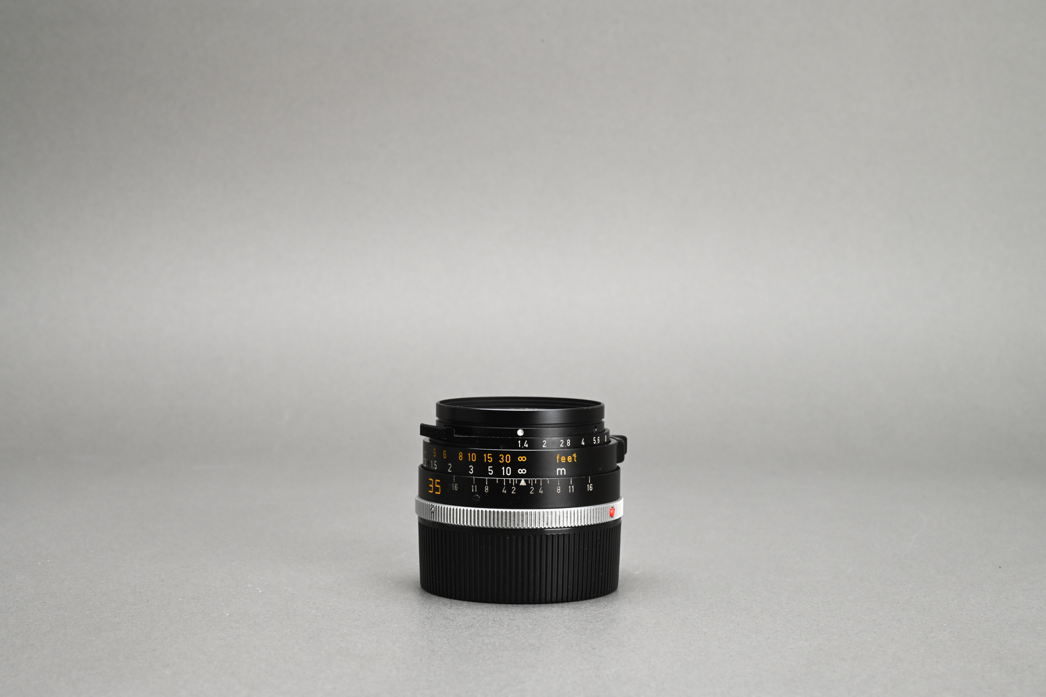 Picture of Leica Summilux-M 35mm f/1.4 Ver.2 Black Germany