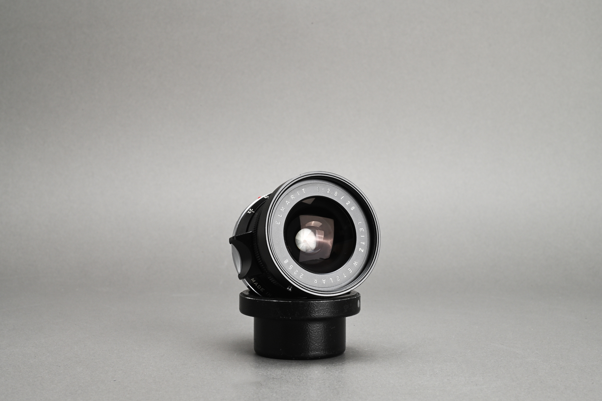 Picture of Leica Elmarit-M 28mm f/2.8 Ver.1 9-element Germany