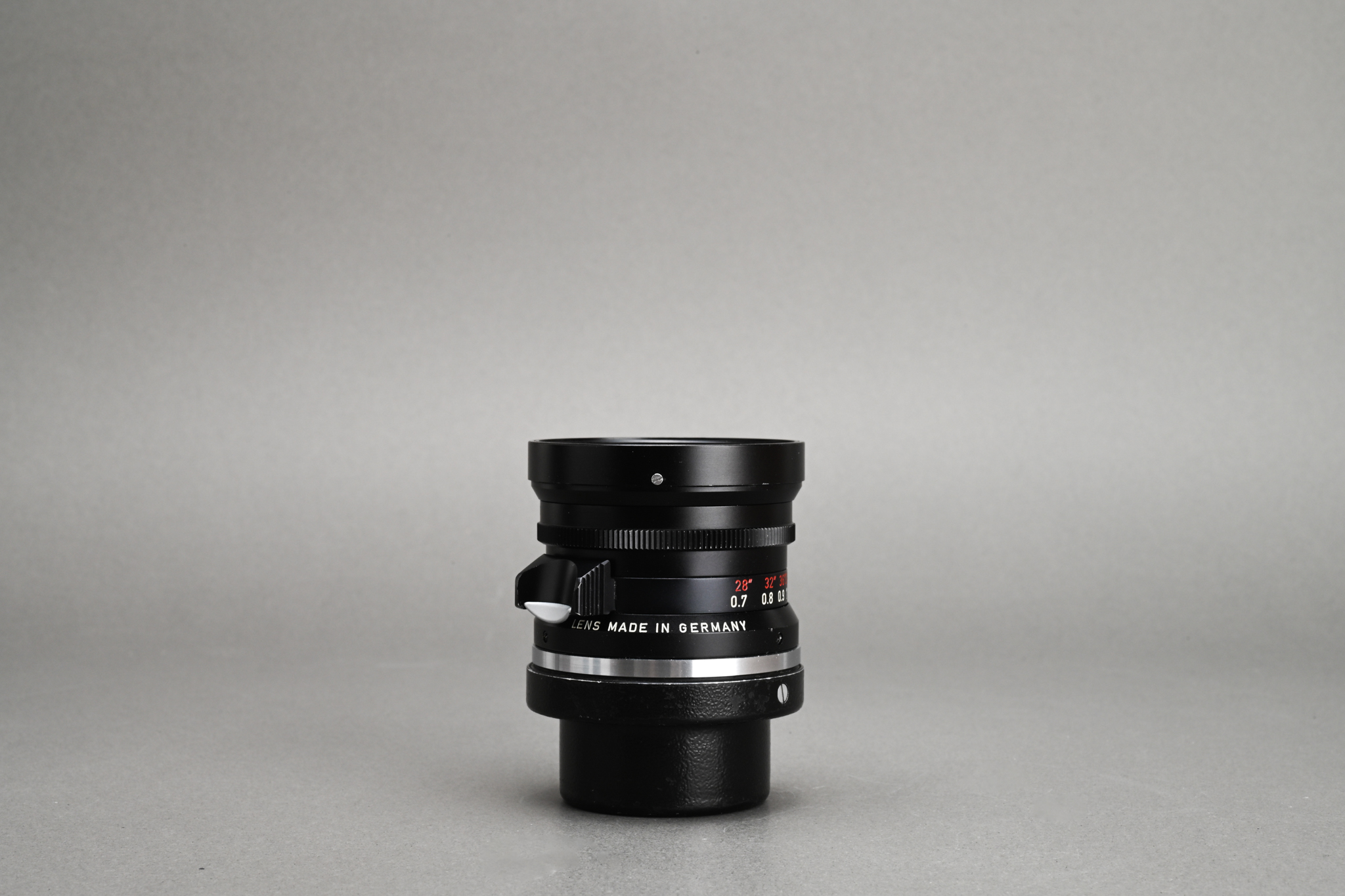 Picture of Leica Elmarit-M 28mm f/2.8 Ver.1 9-element Germany