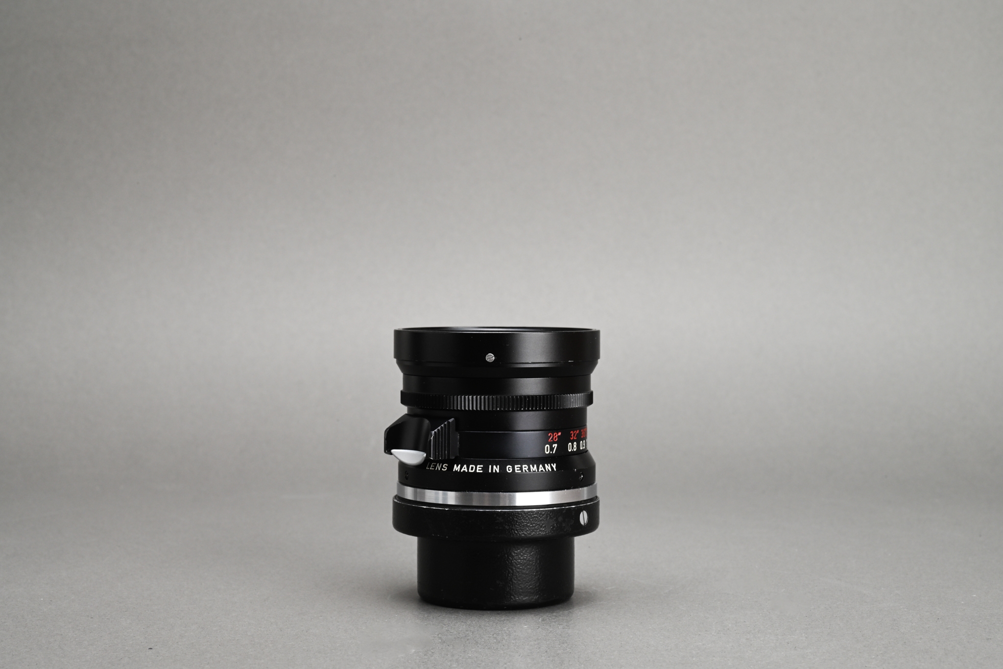 Picture of Leica Elmarit-M 28mm f/2.8 Ver.1 9-element Germany