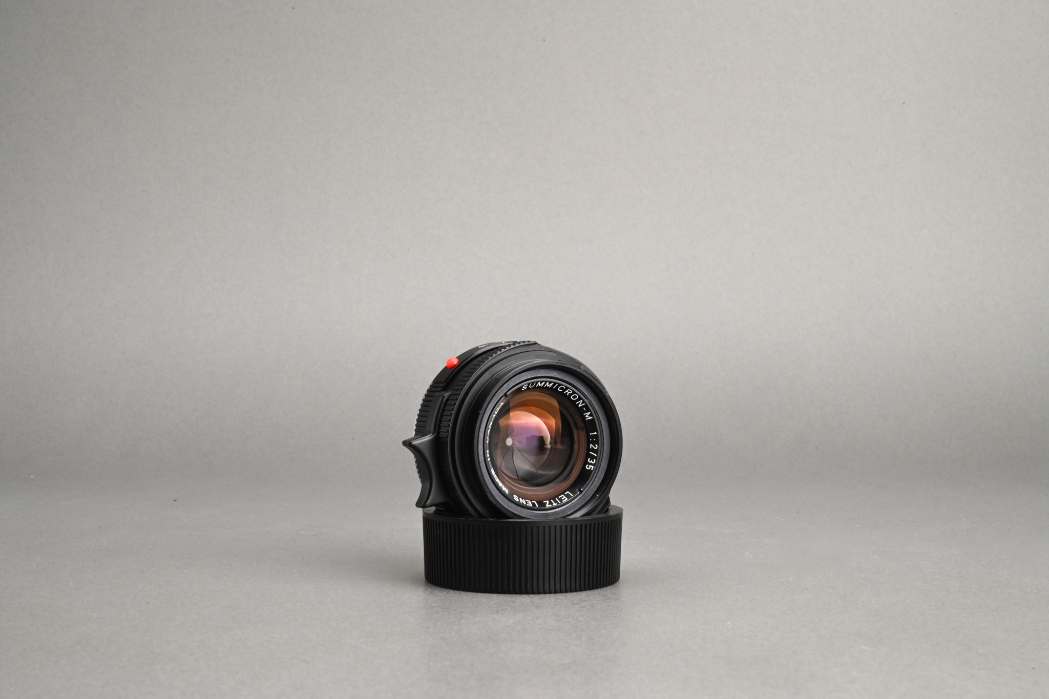 Picture of Leica Summicron-M 35mm f/2 Ver.4 Black King of Bokeh (KOB) 7-element Canada