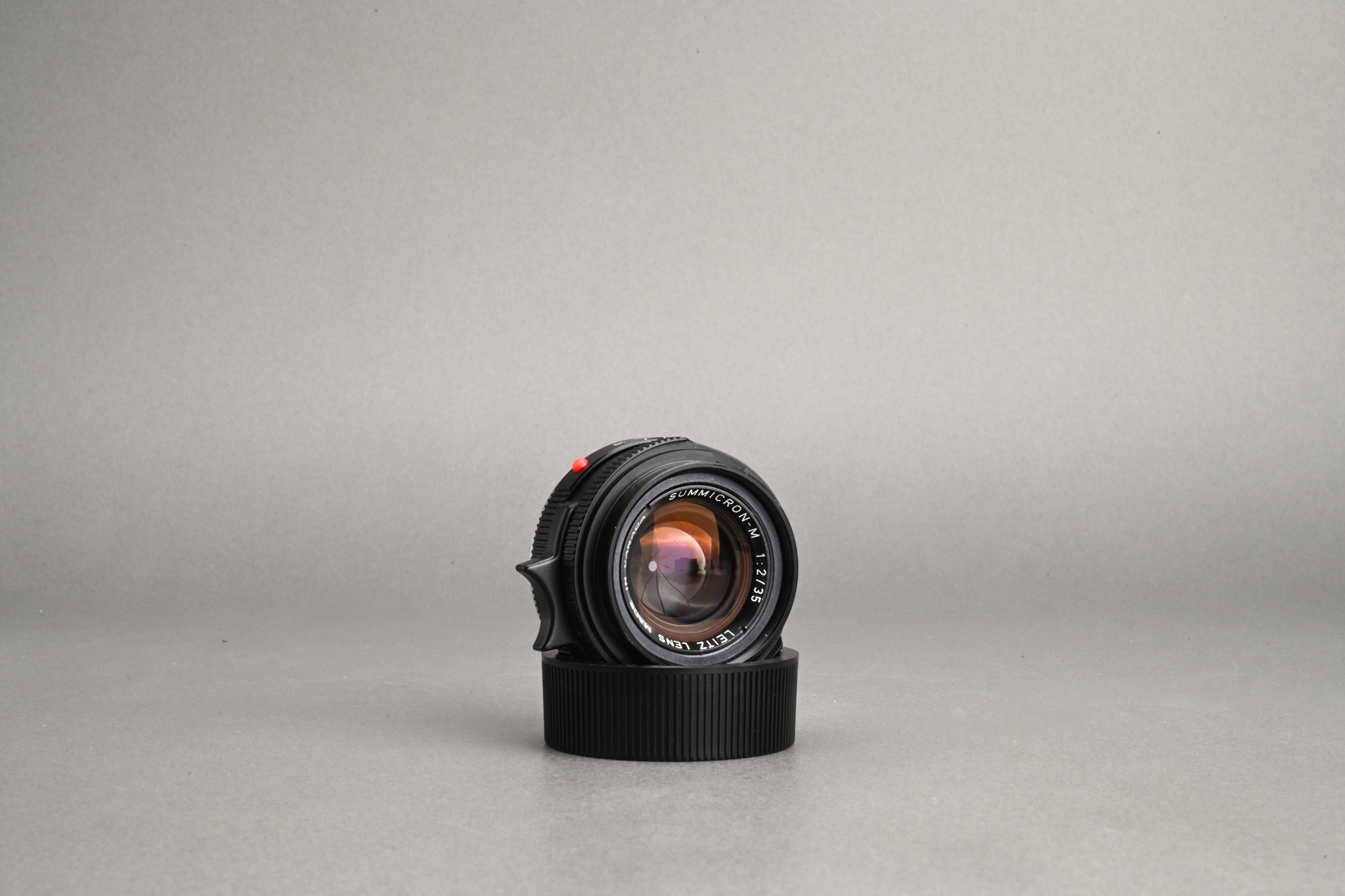 Picture of Leica Summicron-M 35mm f/2 Ver.4 Black King of Bokeh (KOB) 7-element Canada