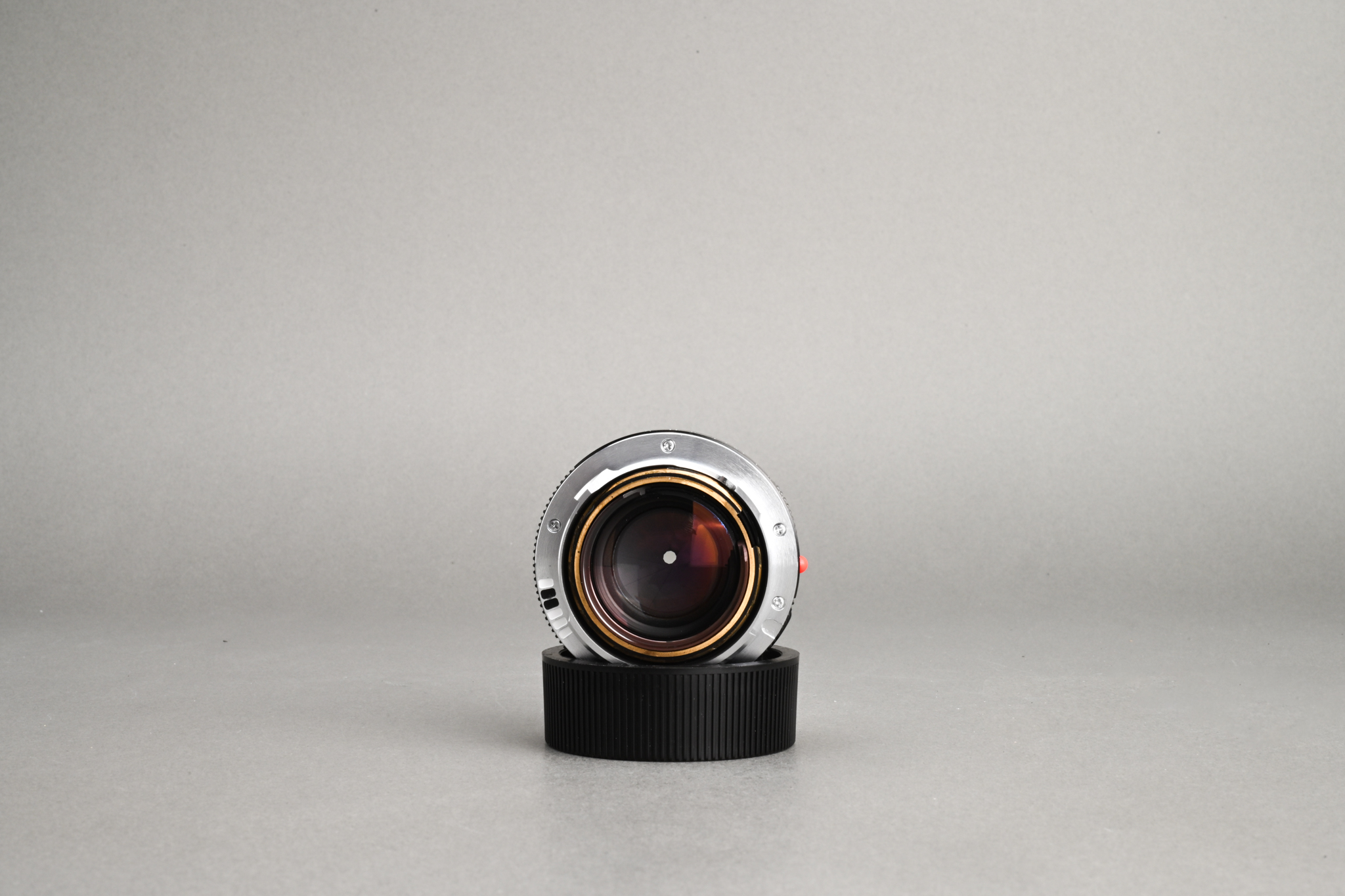 Picture of Leica Summicron-M 35mm f/2 Ver.4 Black King of Bokeh (KOB) 7-element Canada