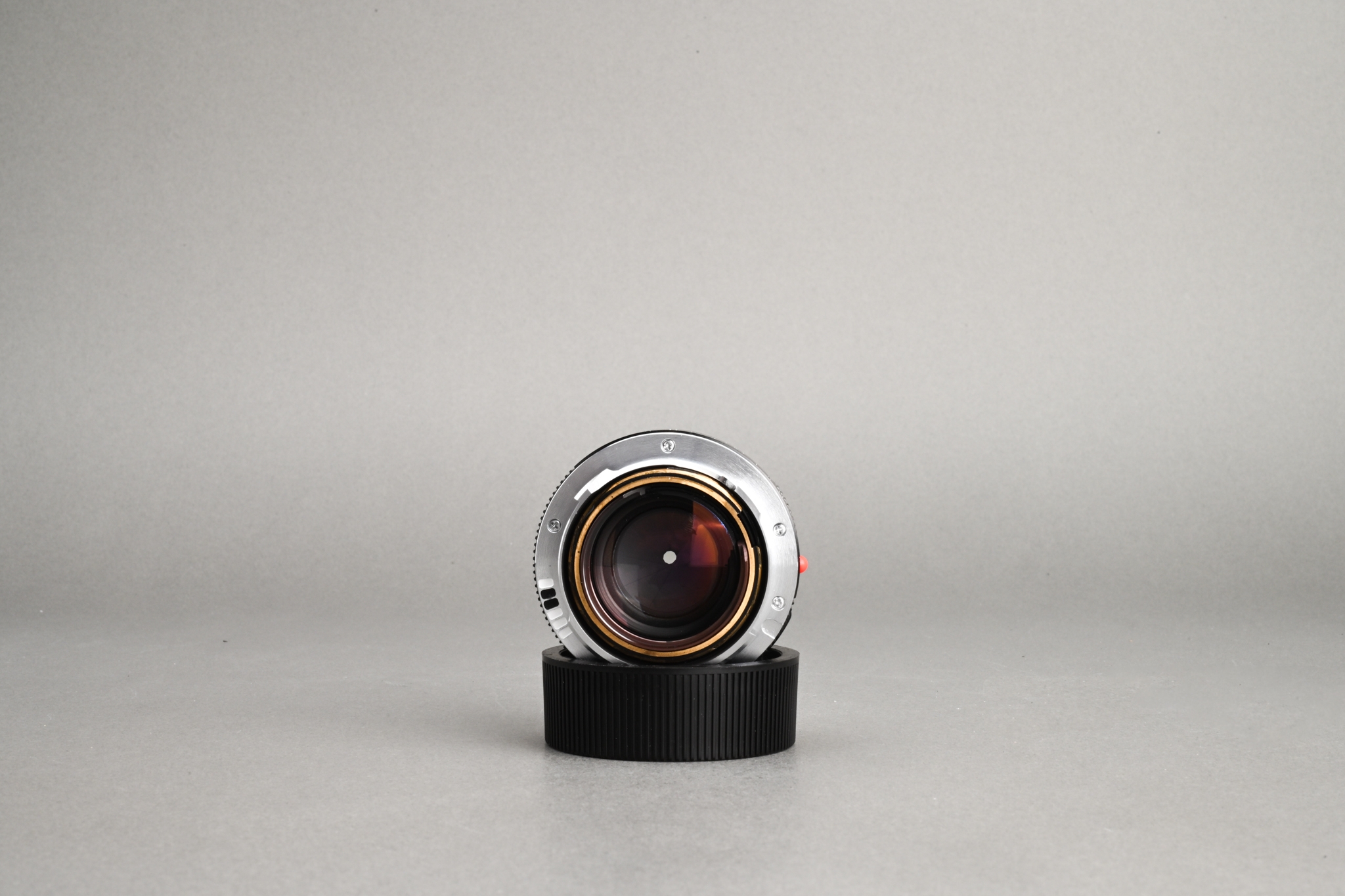 Picture of Leica Summicron-M 35mm f/2 Ver.4 Black King of Bokeh (KOB) 7-element Canada