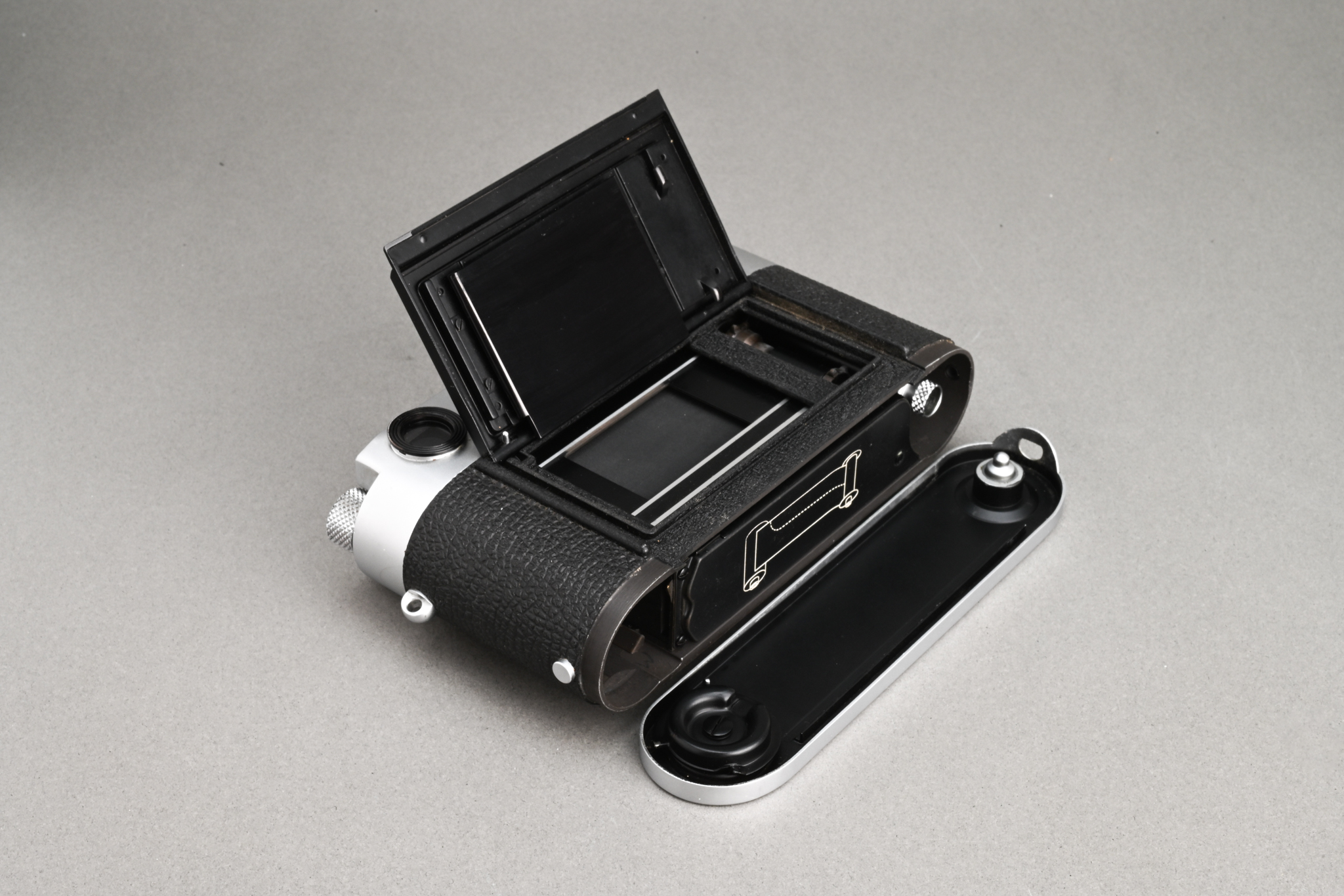 Picture of Leica M2 Button Silver
