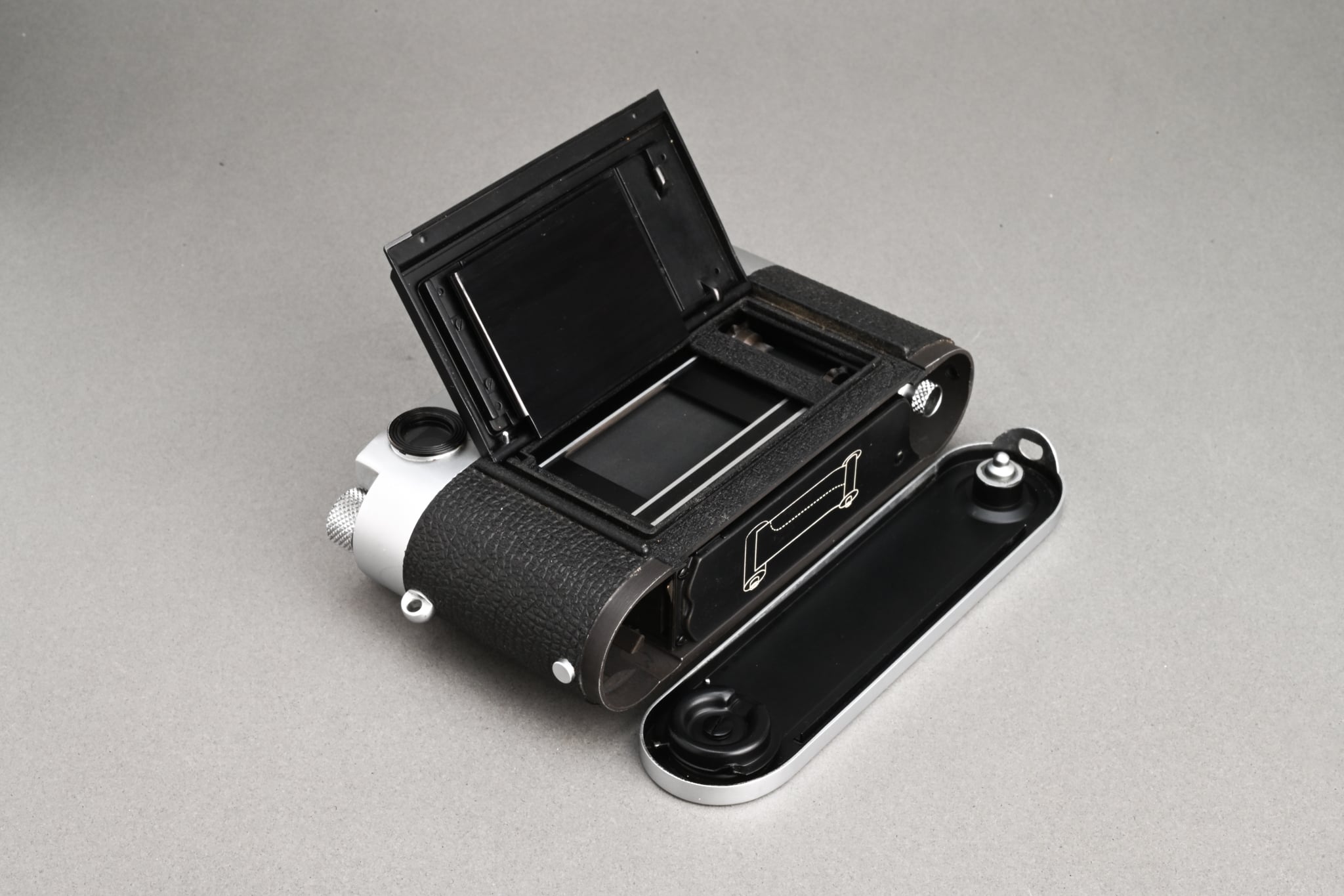 Picture of Leica M2 Button Silver