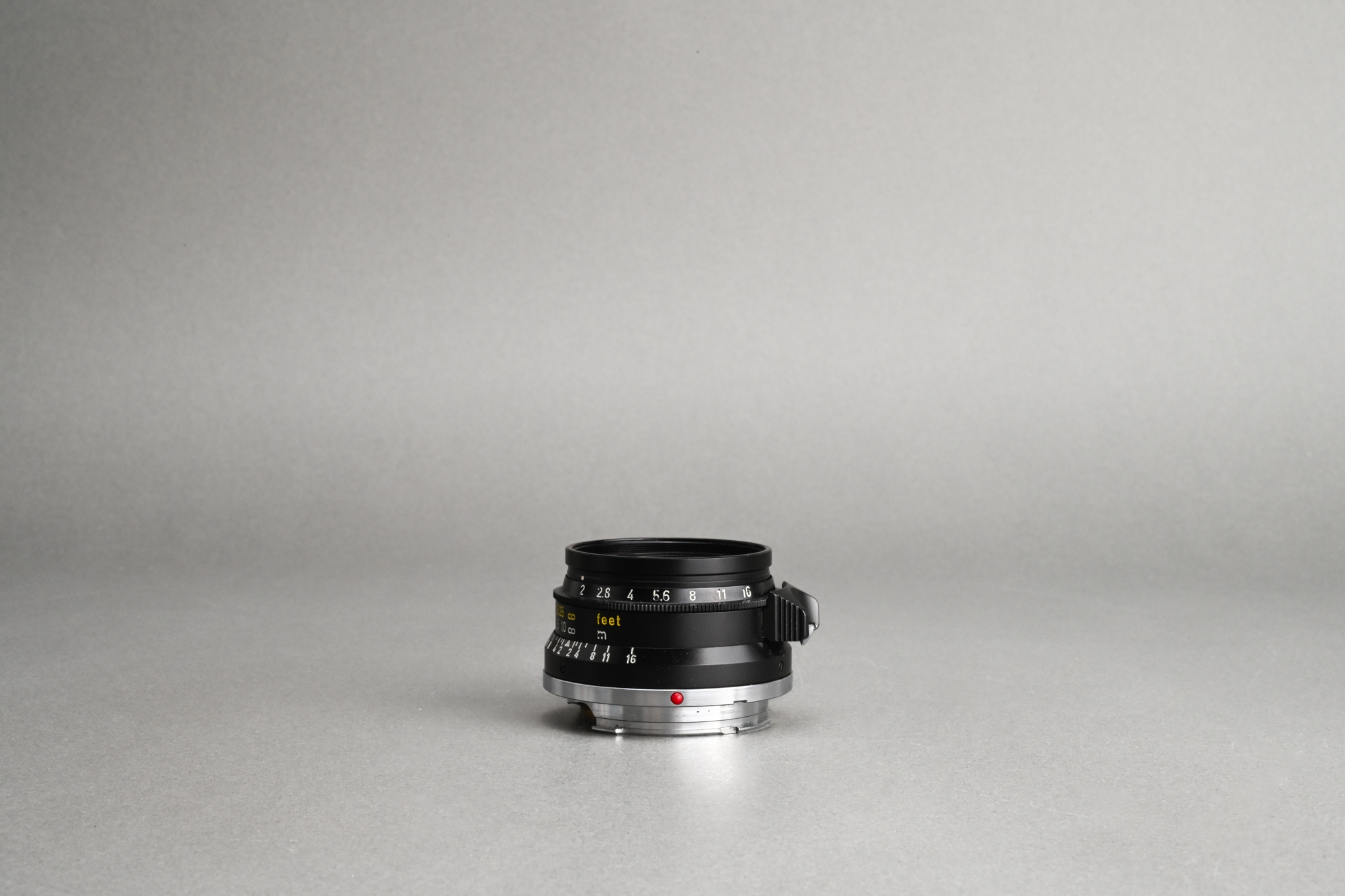 Picture of Leica Summicron-M 35mm f/2 Ver.1 8-Element Black Yellow Scale
