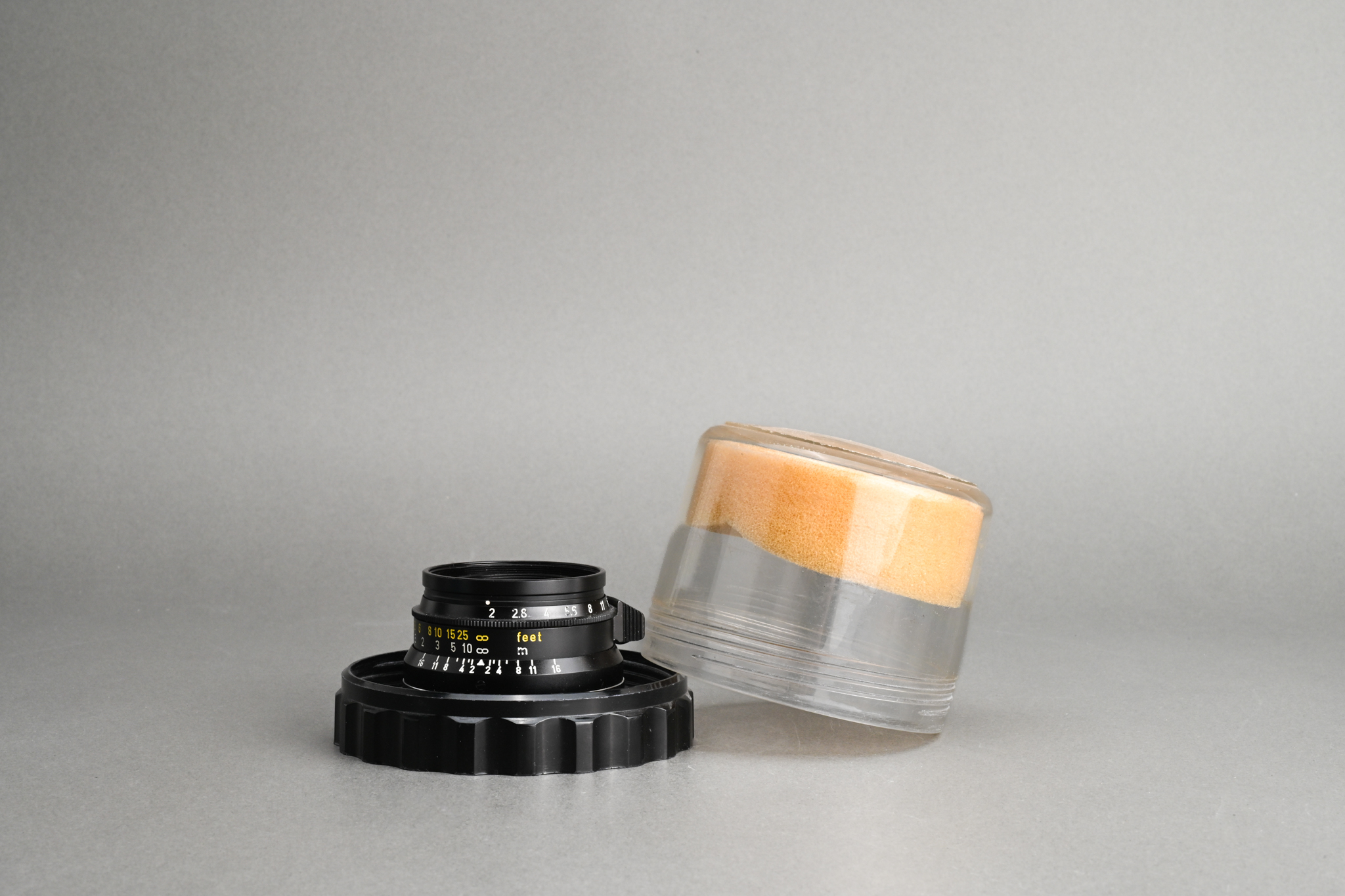 Picture of Leica Summicron-M 35mm f/2 Ver.1 8-Element Black Yellow Scale