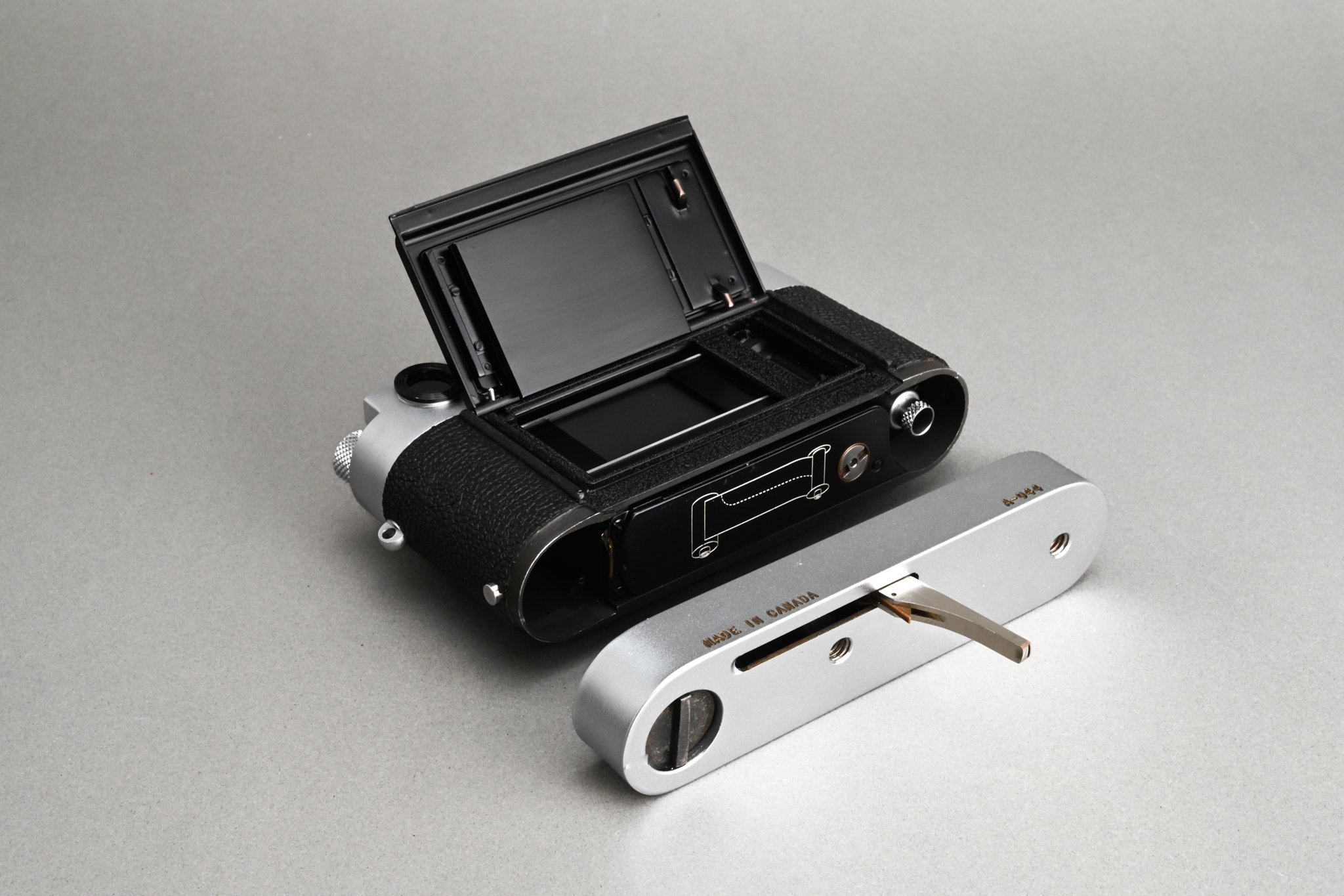 Picture of Leica M3 Silver Chrome Modified with Abrahamsson M2 Ripidwinder