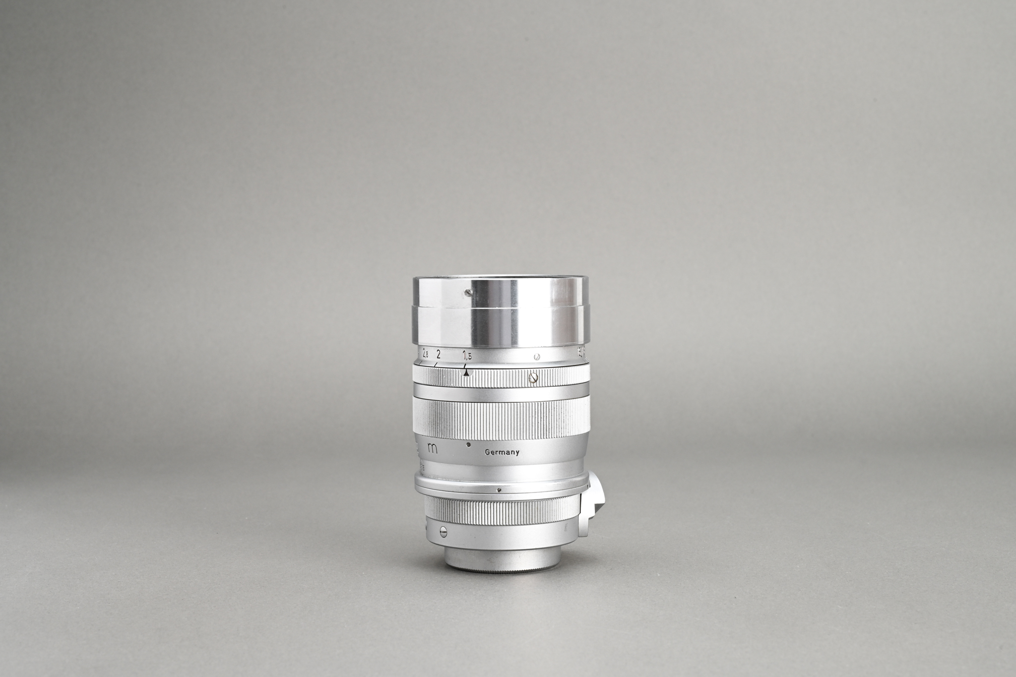 Picture of Leica Summarex 85mm f/1.5 Silver Chrome LTM