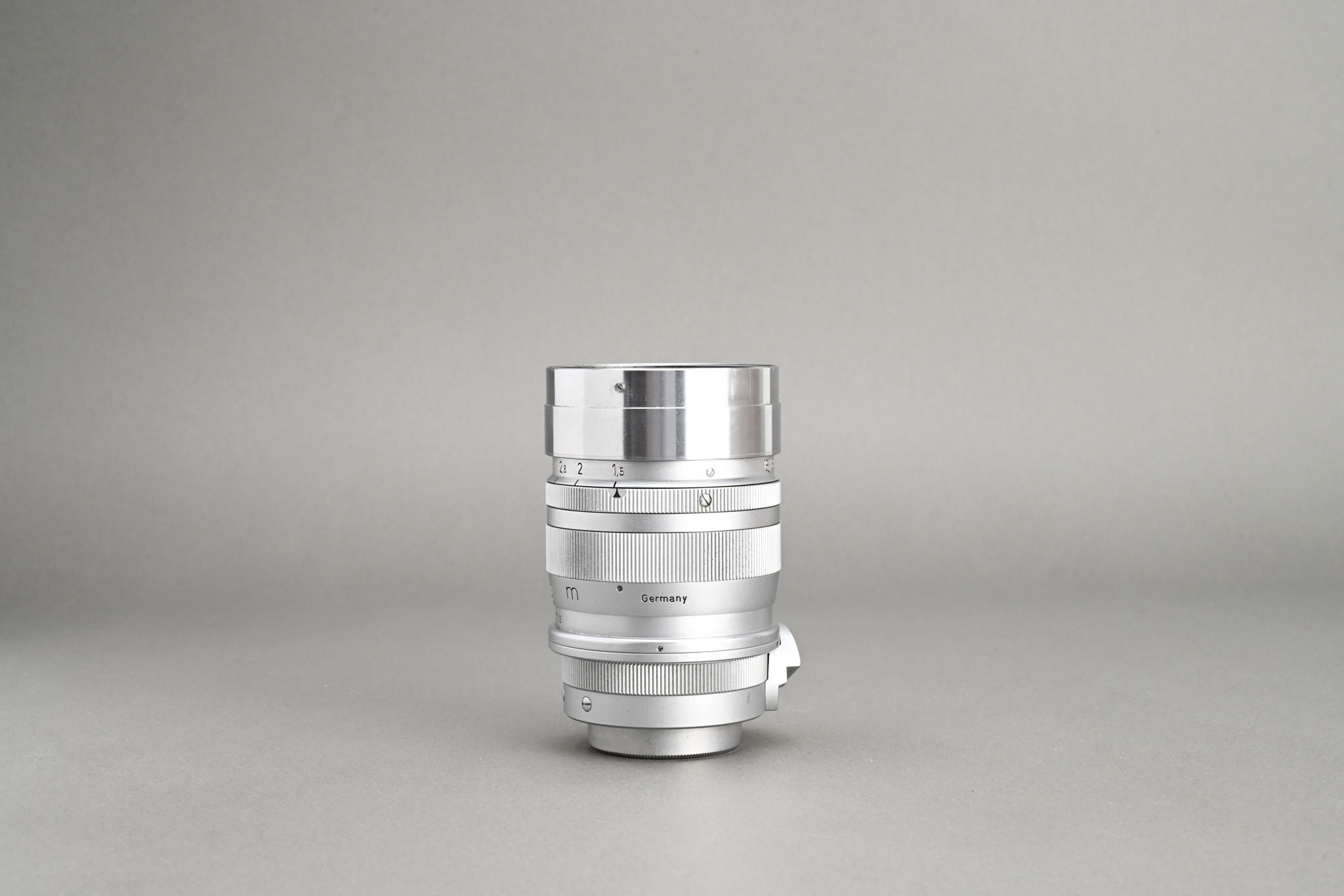 Picture of Leica Summarex 85mm f/1.5 Silver Chrome LTM