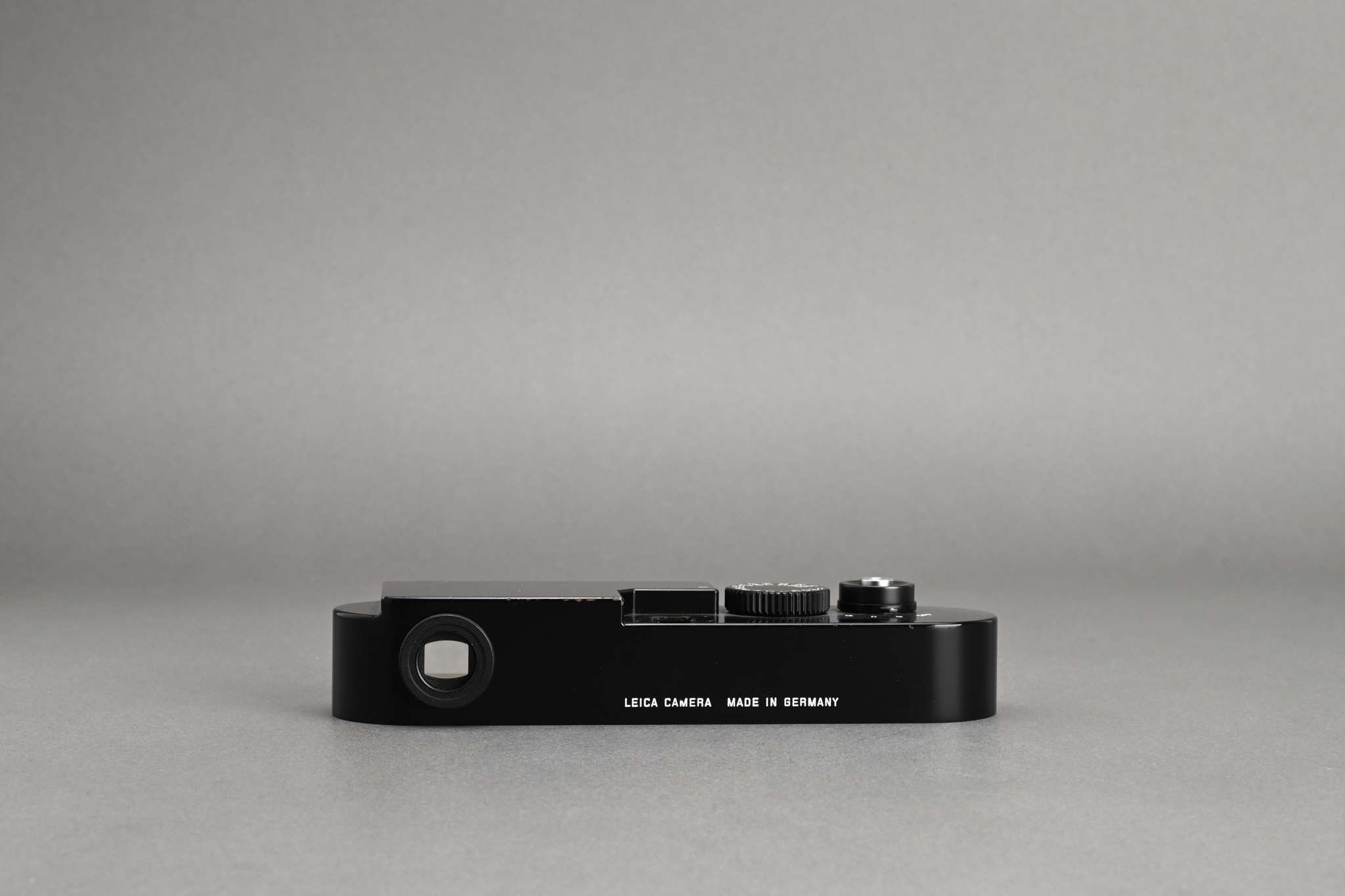 Picture of Leica M9 Blackpaint Top Plate Display