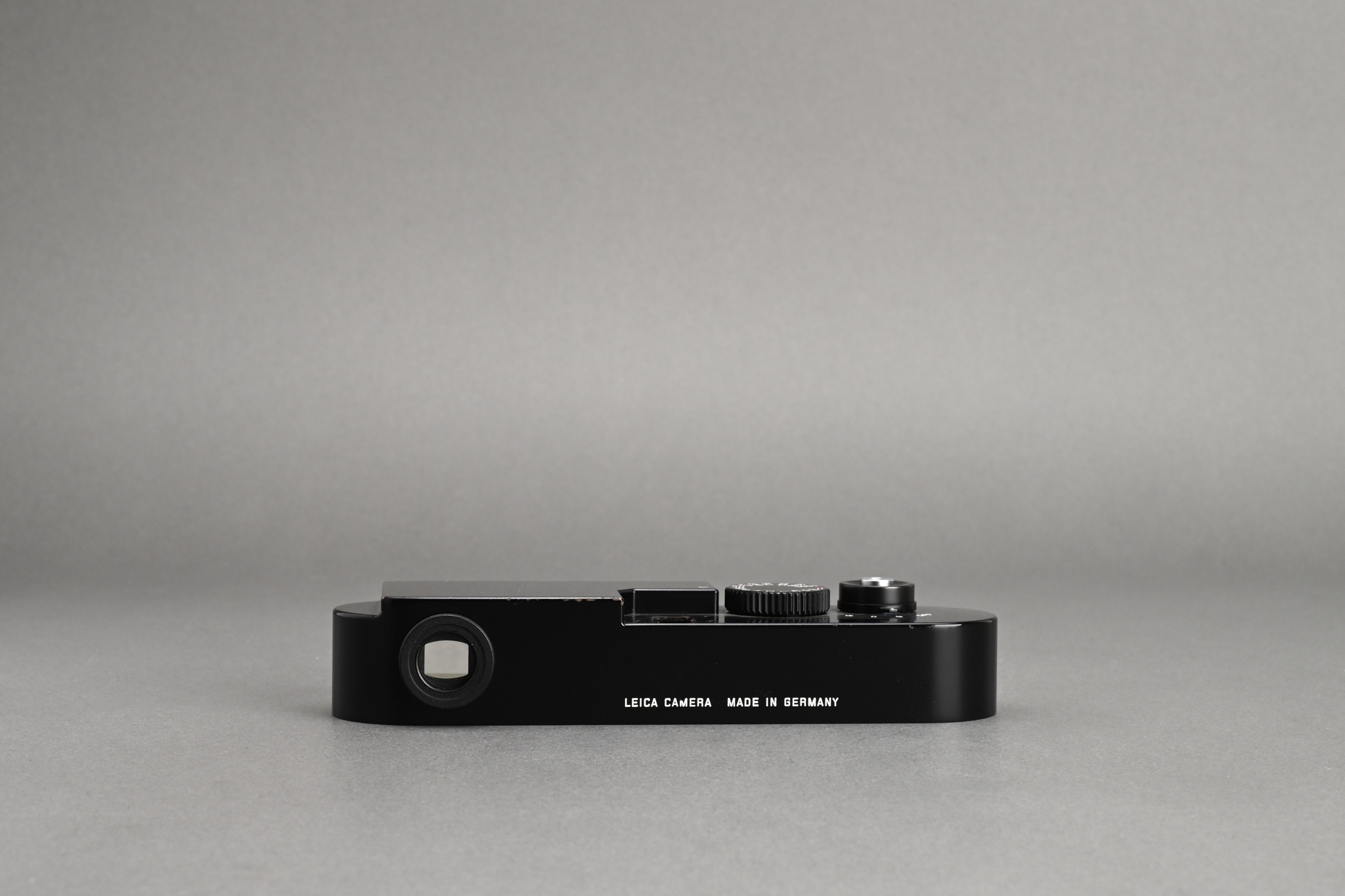 Picture of Leica M9 Blackpaint Top Plate Display