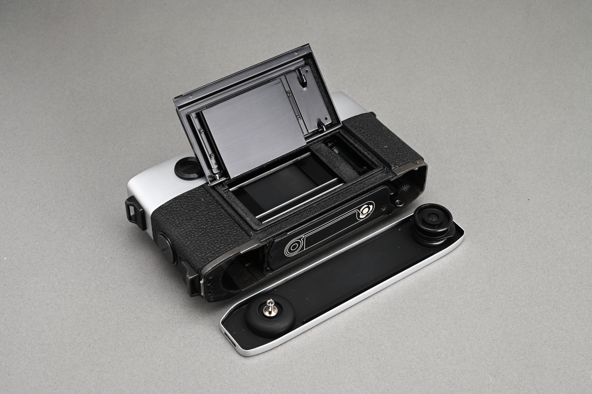 Picture of Leica M5 Silver Chrome 3 Lug