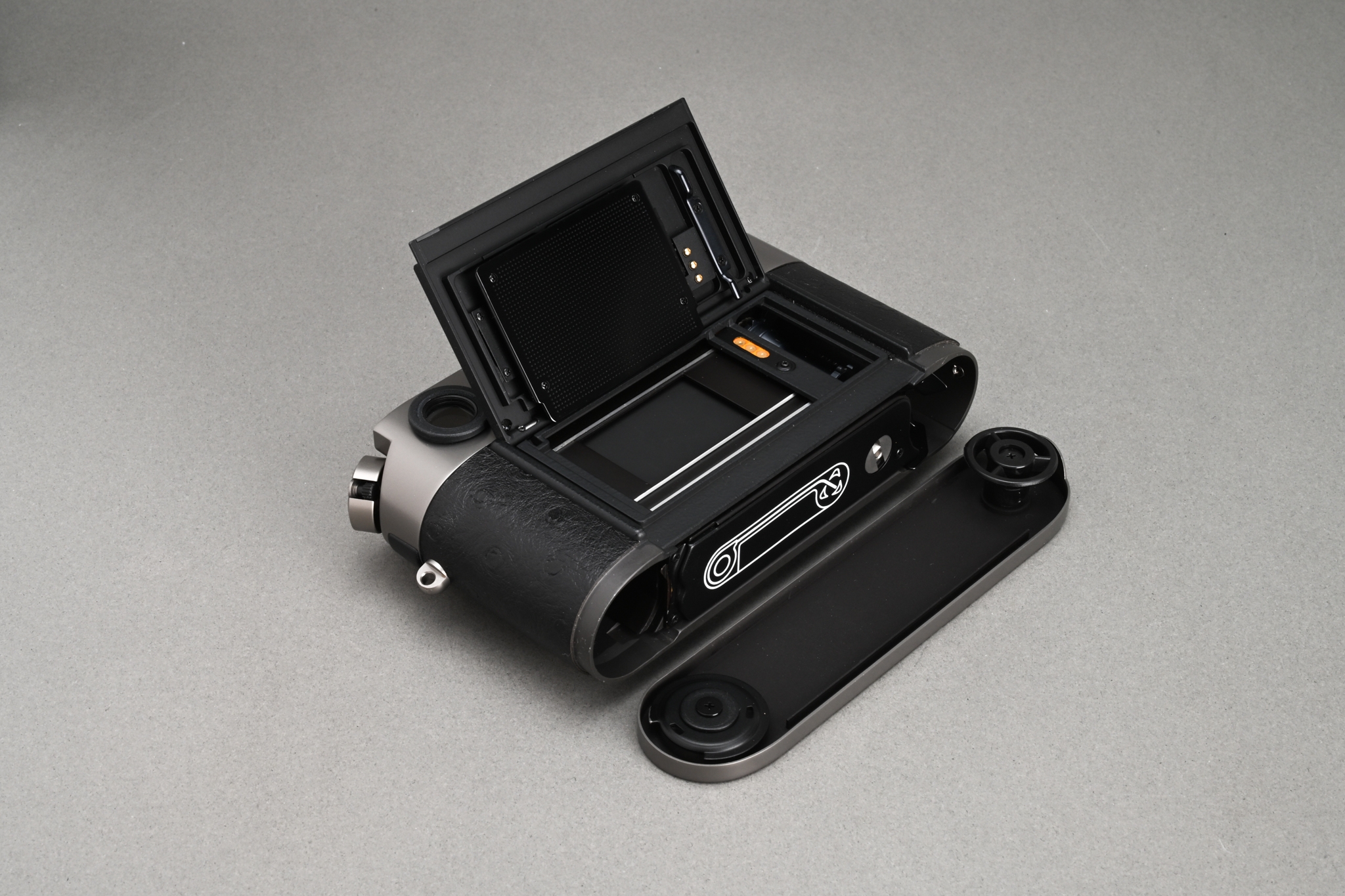 Picture of Leica M7 Titanium 50 Jahre "A La Carte" with replacing Ostrich Leather and 0.85 View Finder