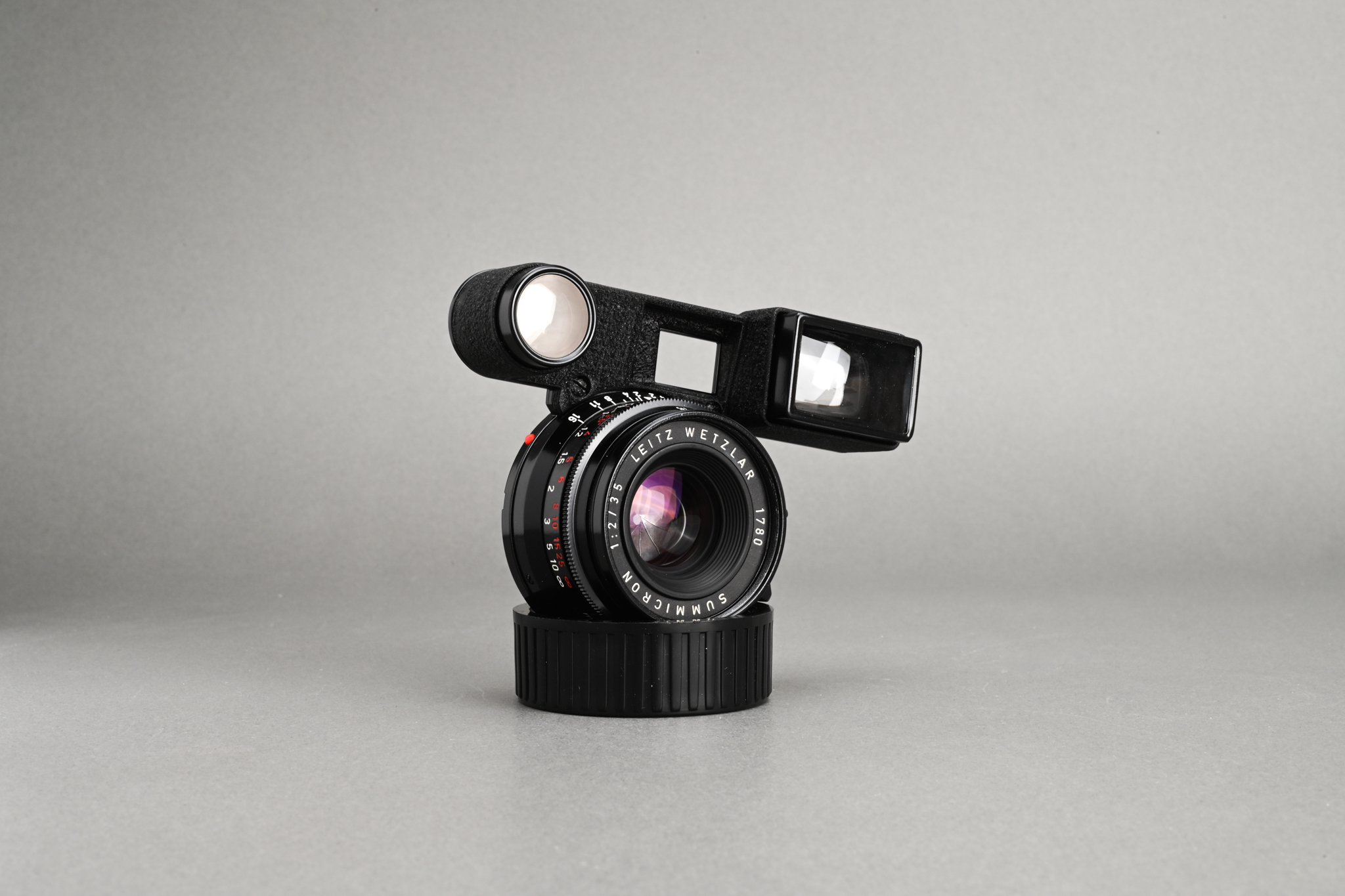 Picture of Leica Summicron-M 35mm f/2 Ver.1 8-Element Kanto Repaint M3