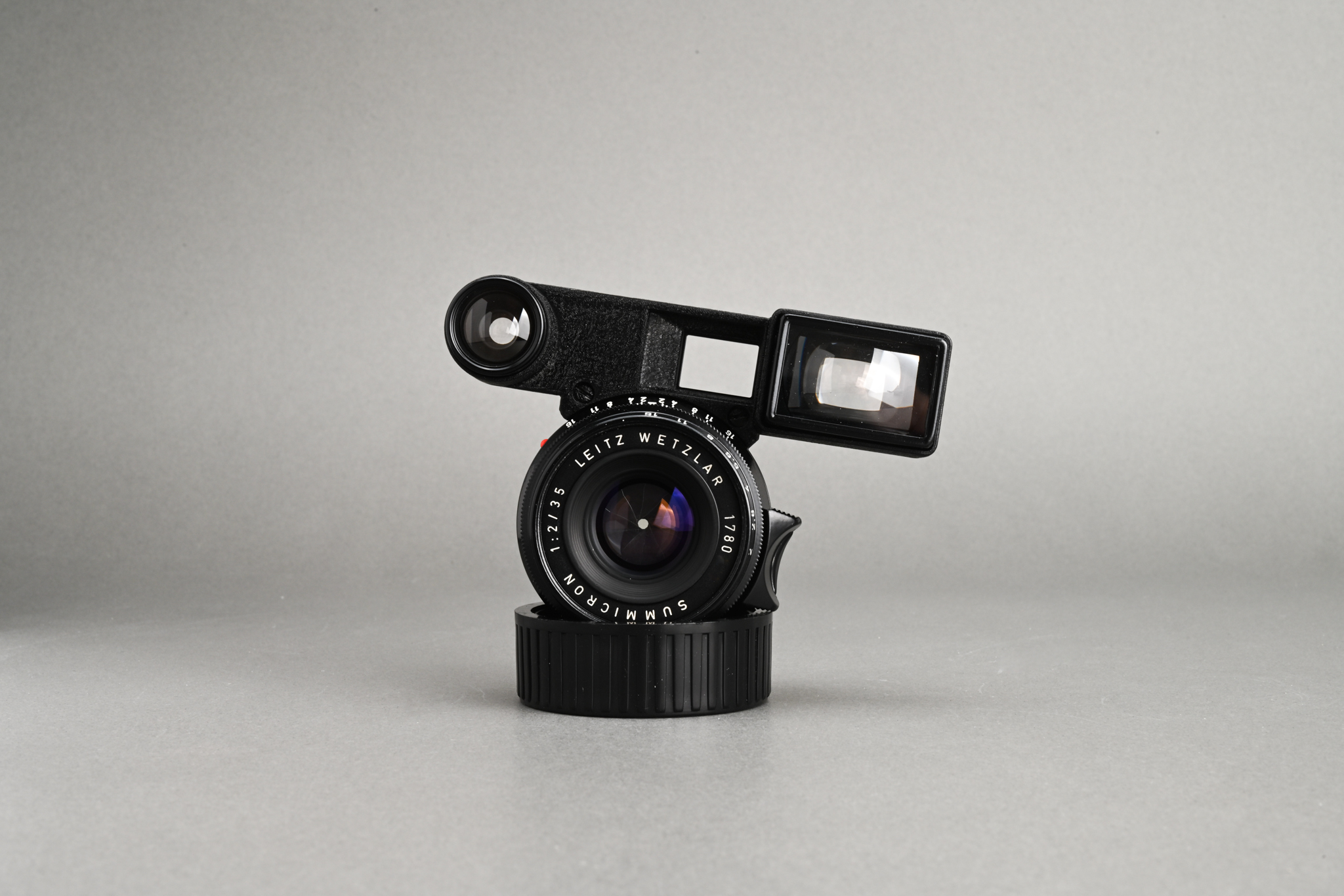 Picture of Leica Summicron-M 35mm f/2 Ver.1 8-Element Kanto Repaint M3