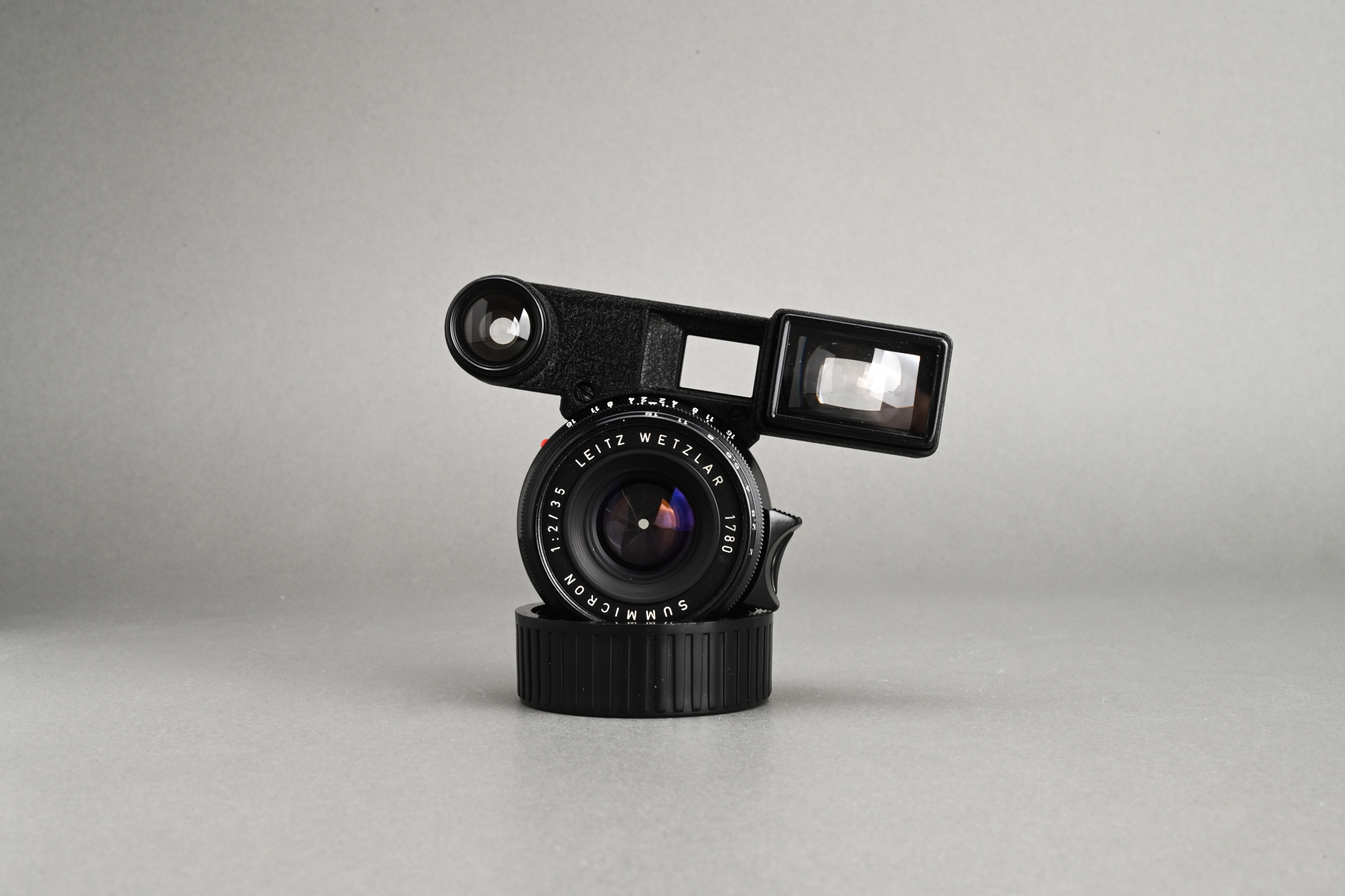 Picture of Leica Summicron-M 35mm f/2 Ver.1 8-Element Kanto Repaint M3