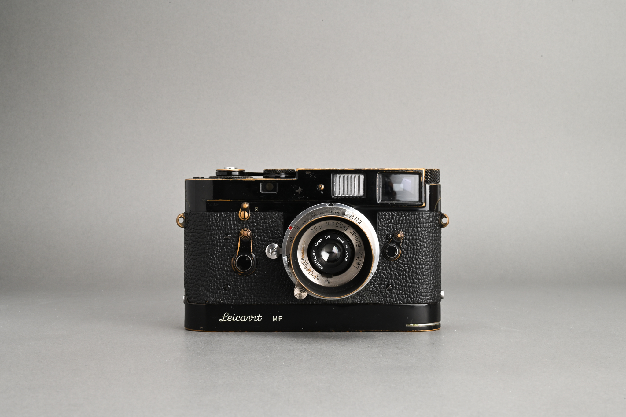 Picture of Leica M2 Original Black Paint with Elmar 35mm f/3.5 and Leicavit