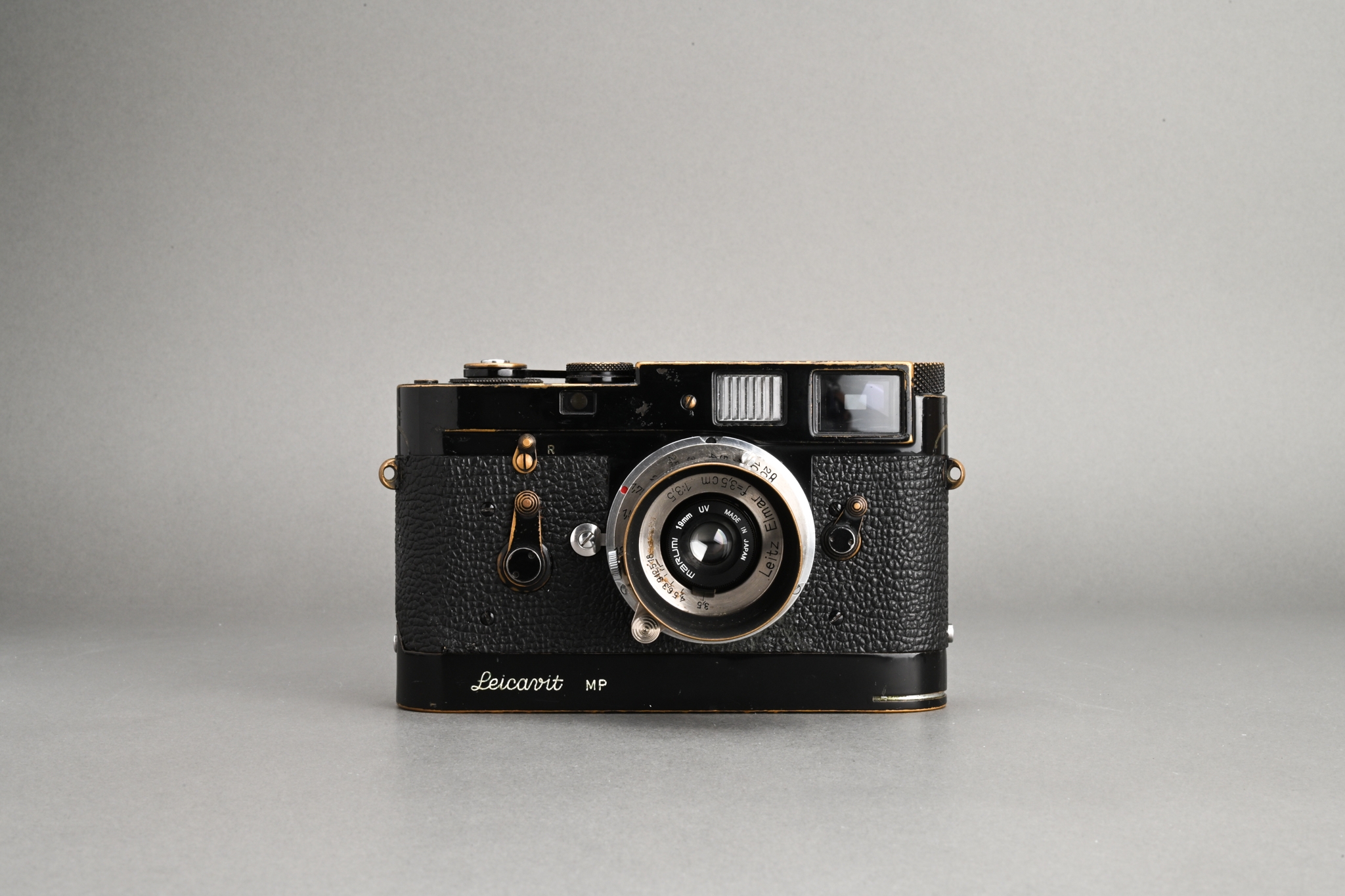 Picture of Leica M2 Original Black Paint with Elmar 35mm f/3.5 and Leicavit
