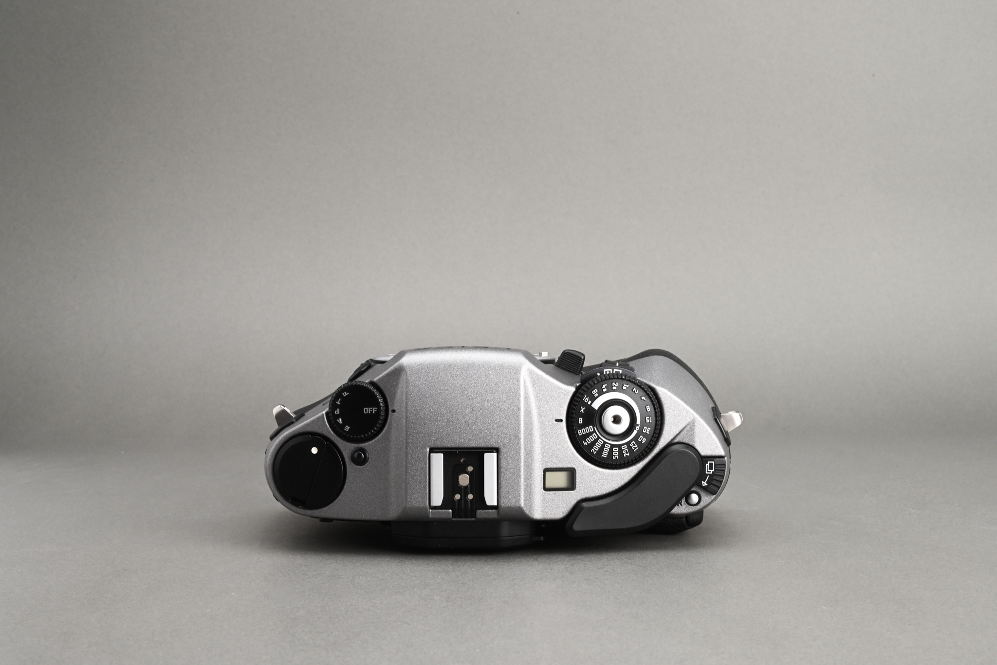 Picture of Leica R9 Grey Betriebsk. With Vintage Luigi Case