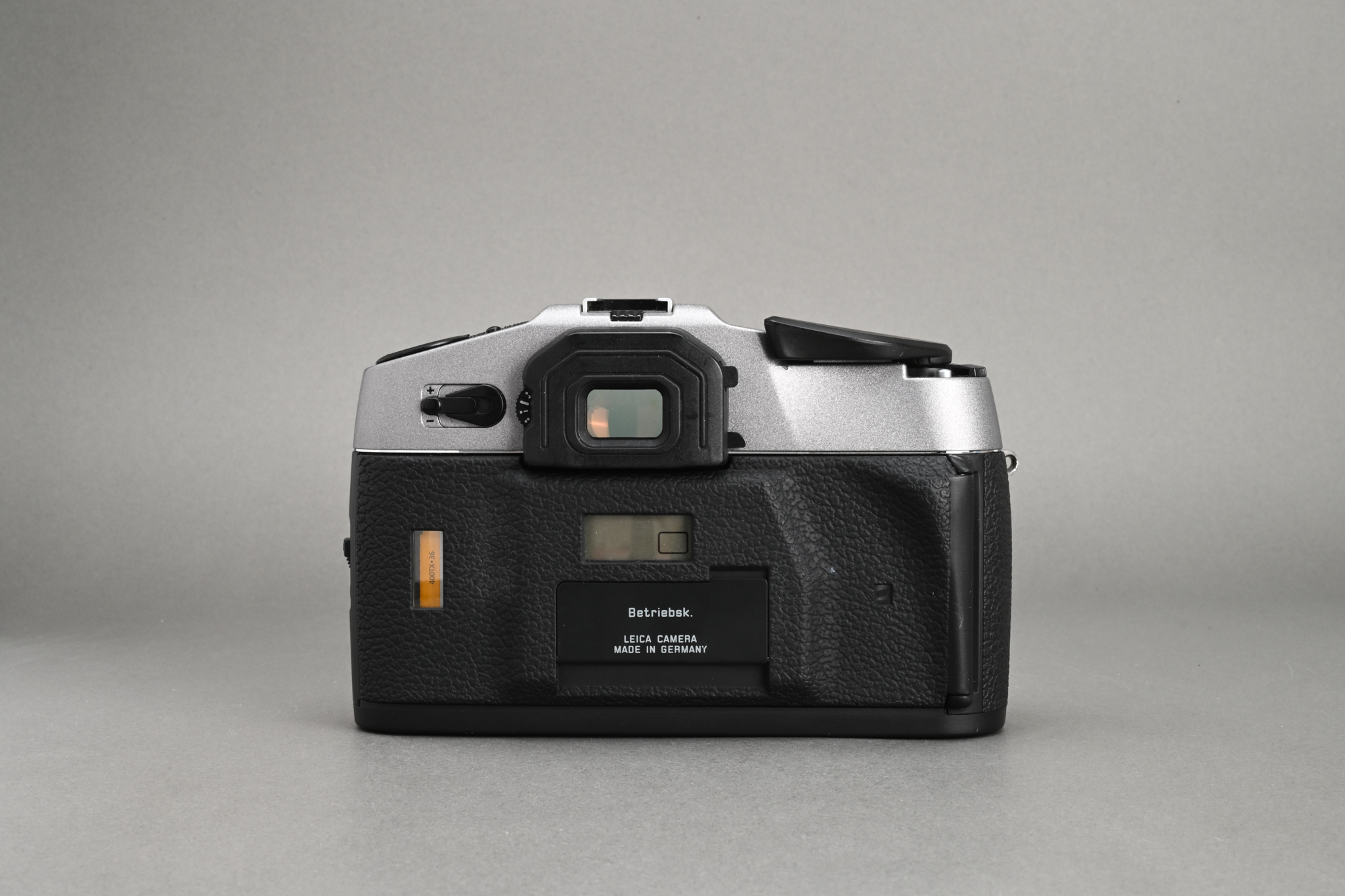 Picture of Leica R9 Grey Betriebsk. With Vintage Luigi Case