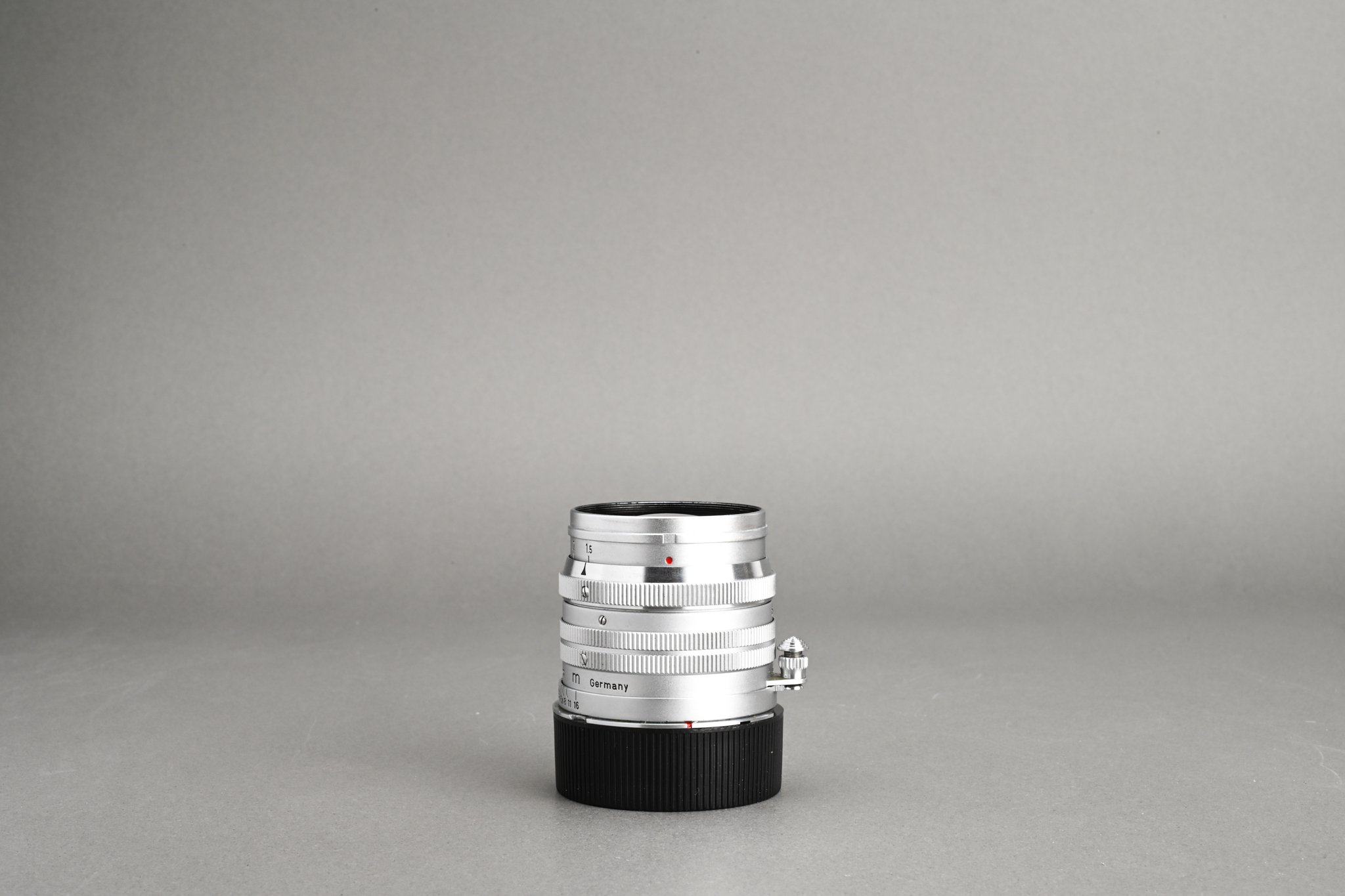 Picture of Leica Summarit 50mm f/1.5 LTM Screw