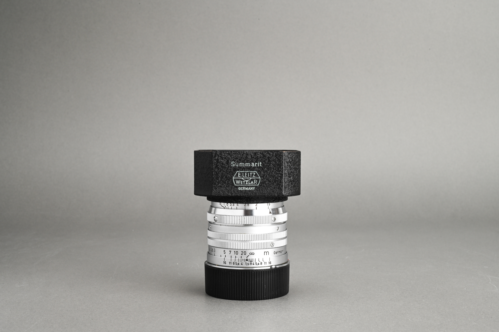 Picture of Leica Summarit 50mm f/1.5 LTM Screw