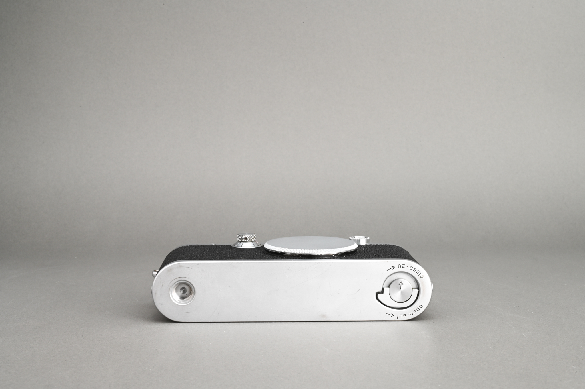 Picture of Leica IIIc Silver Chrome Sharkskin leather