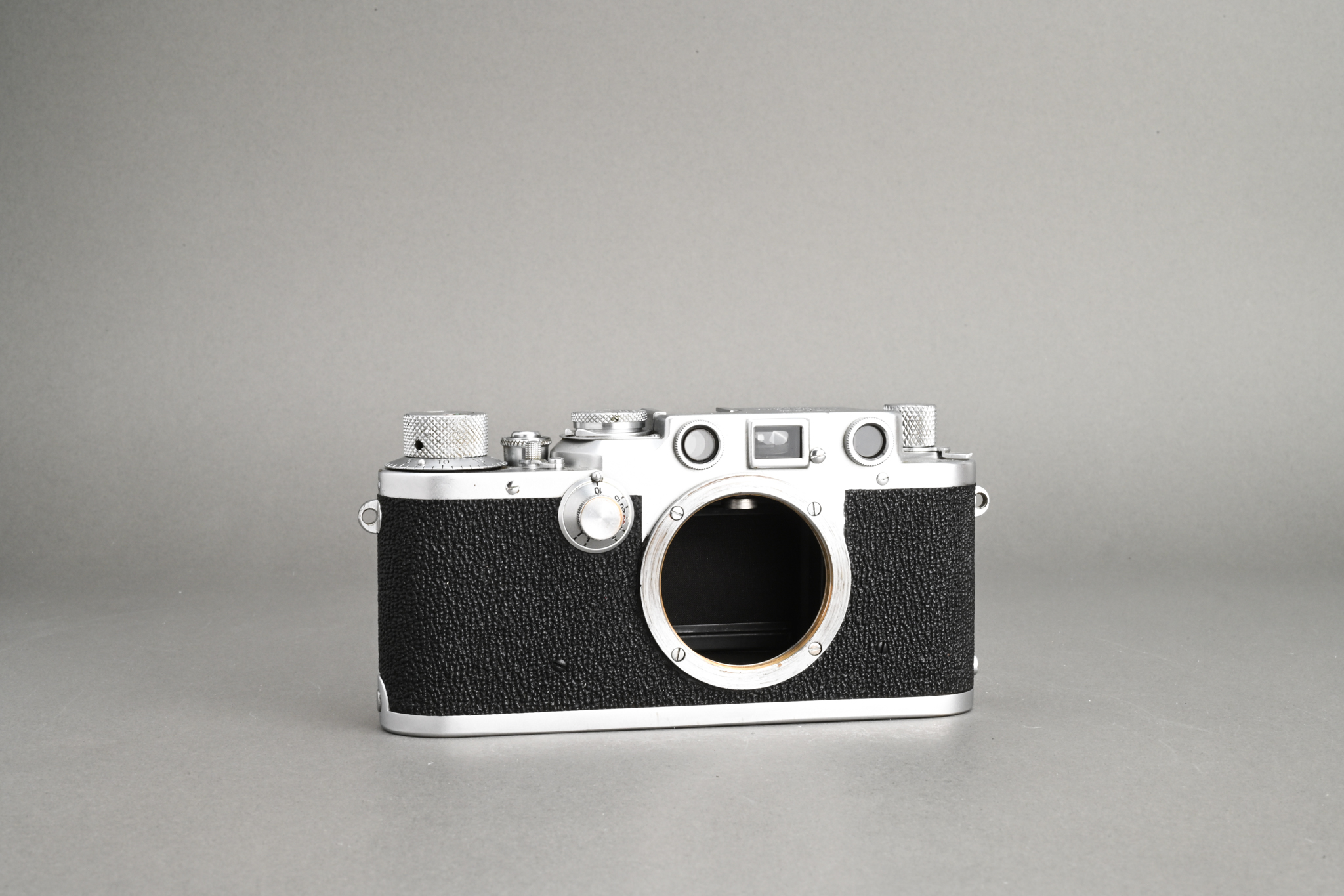 Picture of Leica IIIc Silver Chrome Sharkskin leather