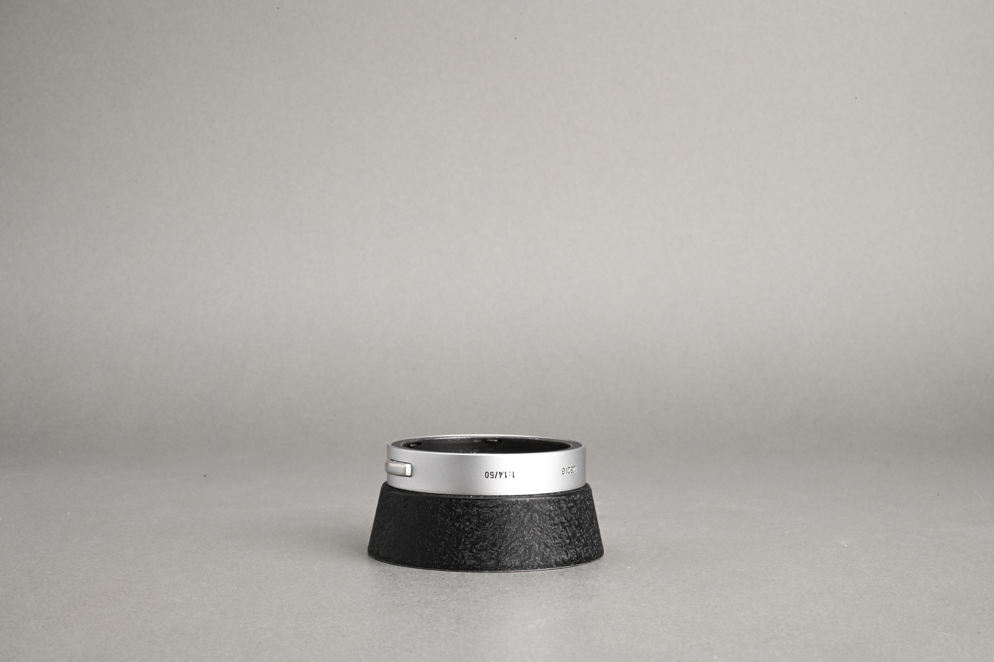 Picture of Leica Summilux-M 50mm f/1.4 Ver.2 E43 Silver Chrome
