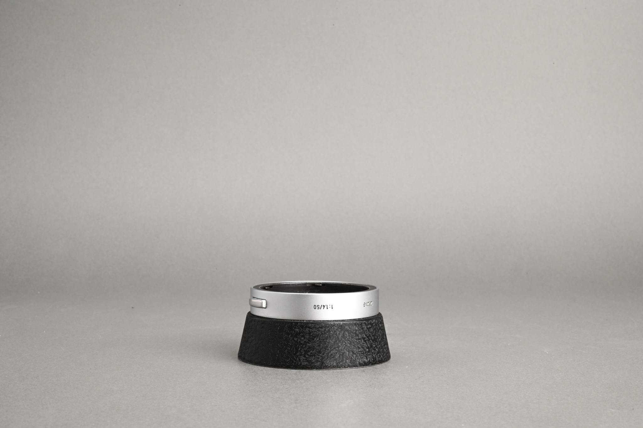 Picture of Leica Summilux-M 50mm f/1.4 Ver.2 E43 Silver Chrome
