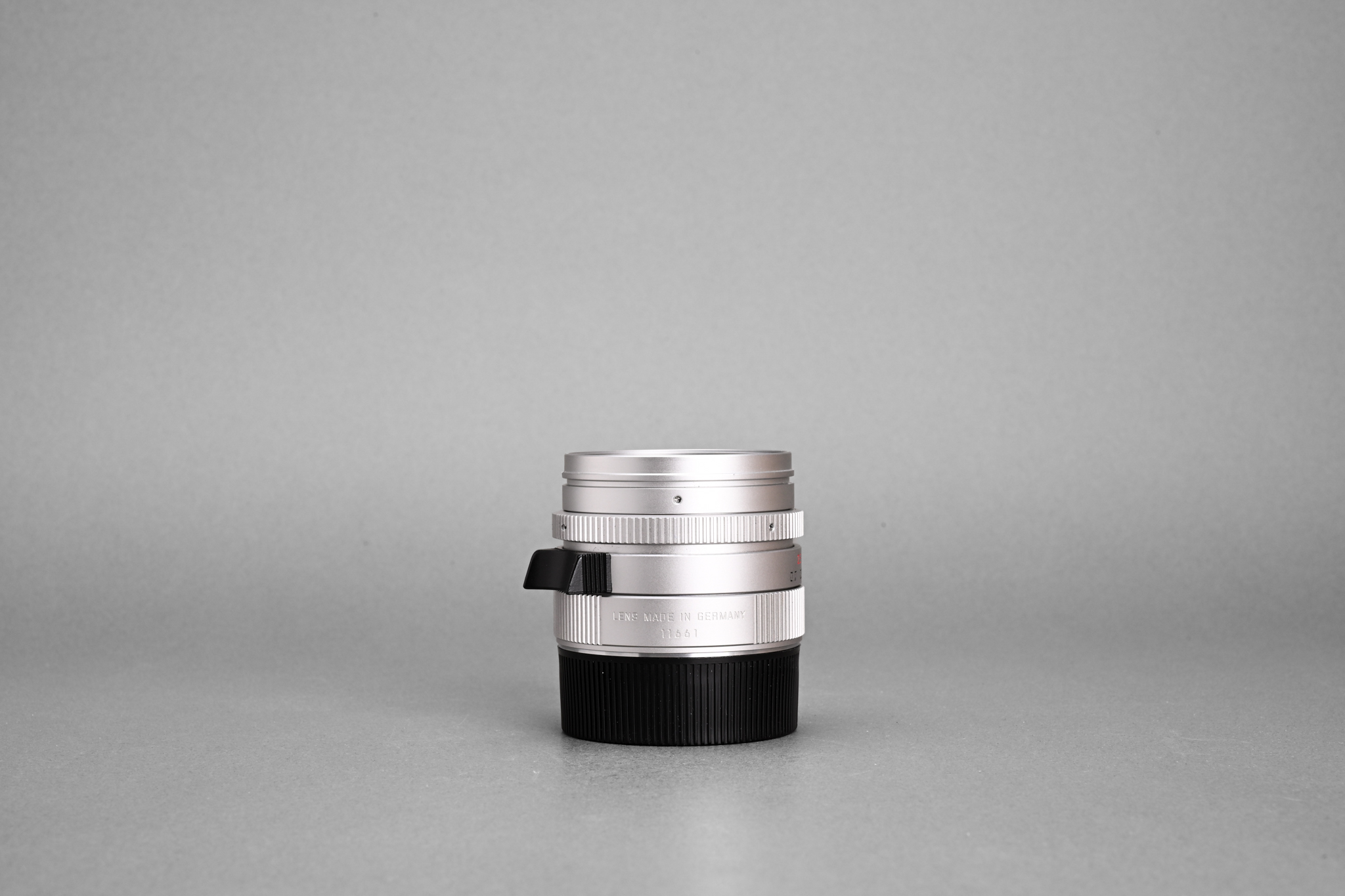 Picture of Leica Summicron-M 28mm f/2 ASPH Ver.1 Silver Chrome 6-bit