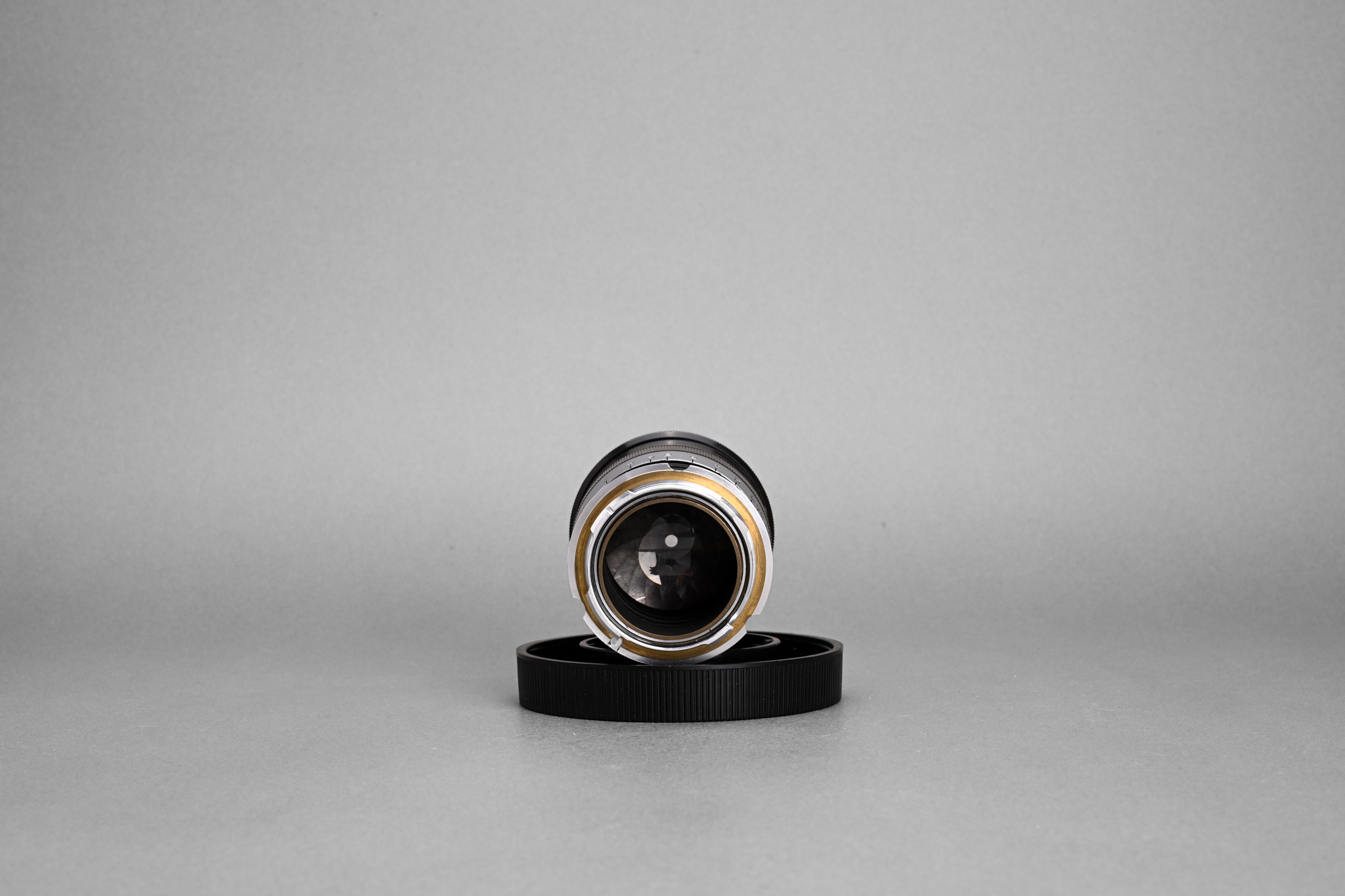 Picture of Leica Thambar 90mm f/2.2 LTM Screw