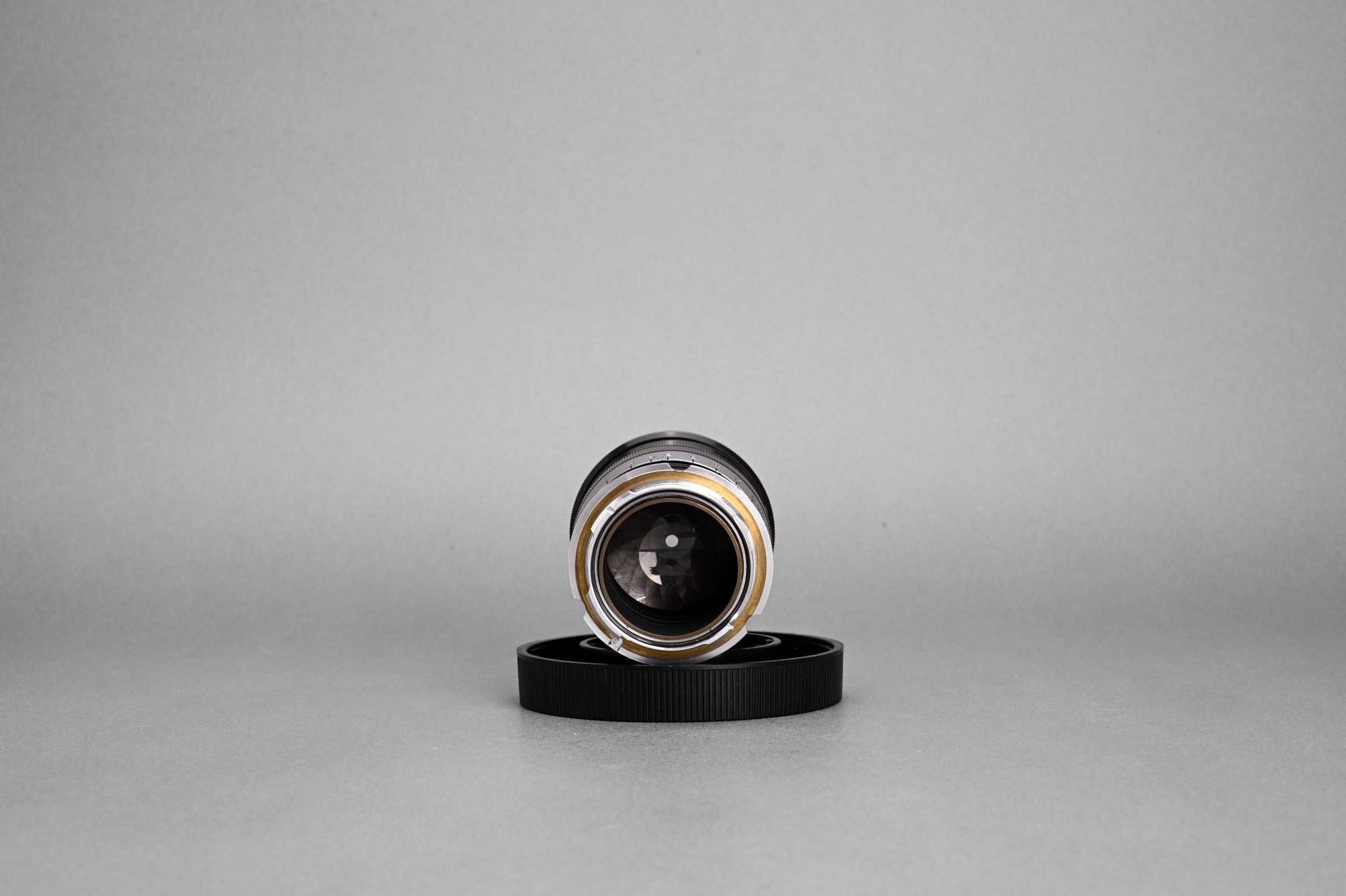Picture of Leica Thambar 90mm f/2.2 LTM Screw