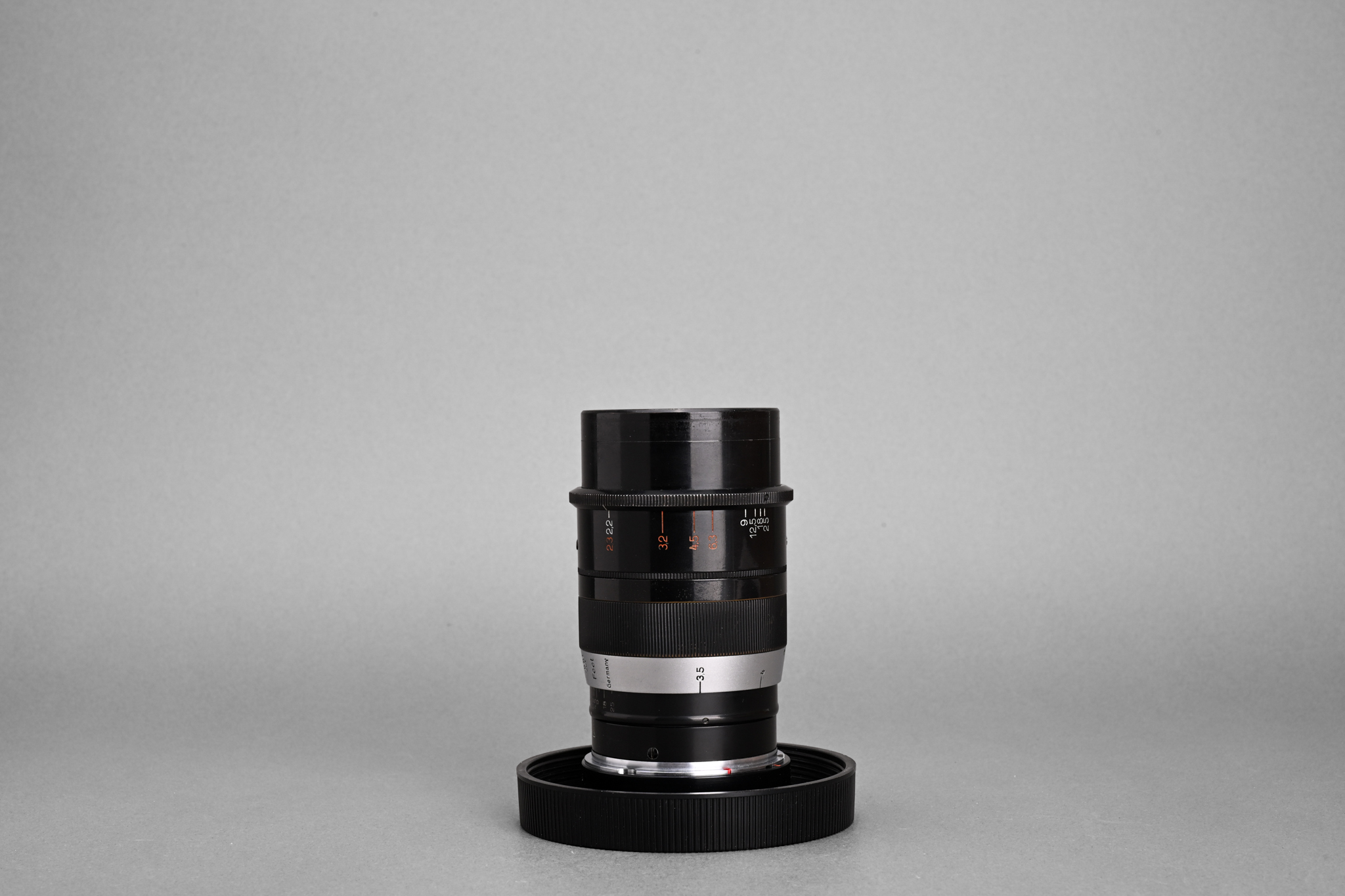 Picture of Leica Thambar 90mm f/2.2 LTM Screw