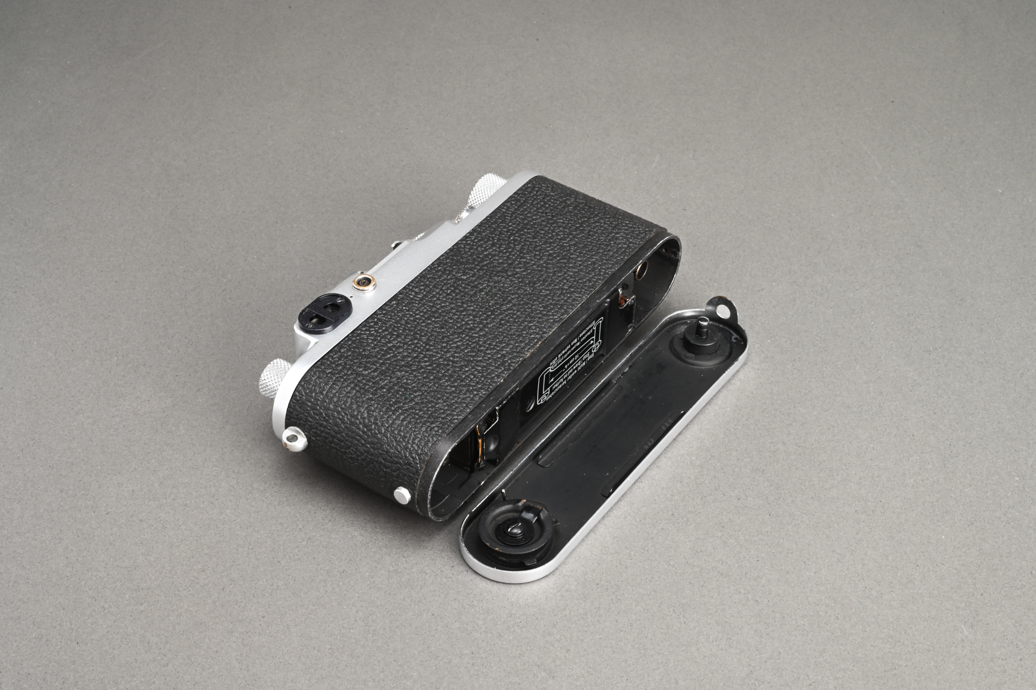 Picture of Leica IIIf Silver Chrome Special engraved "Betriebsk. 156"