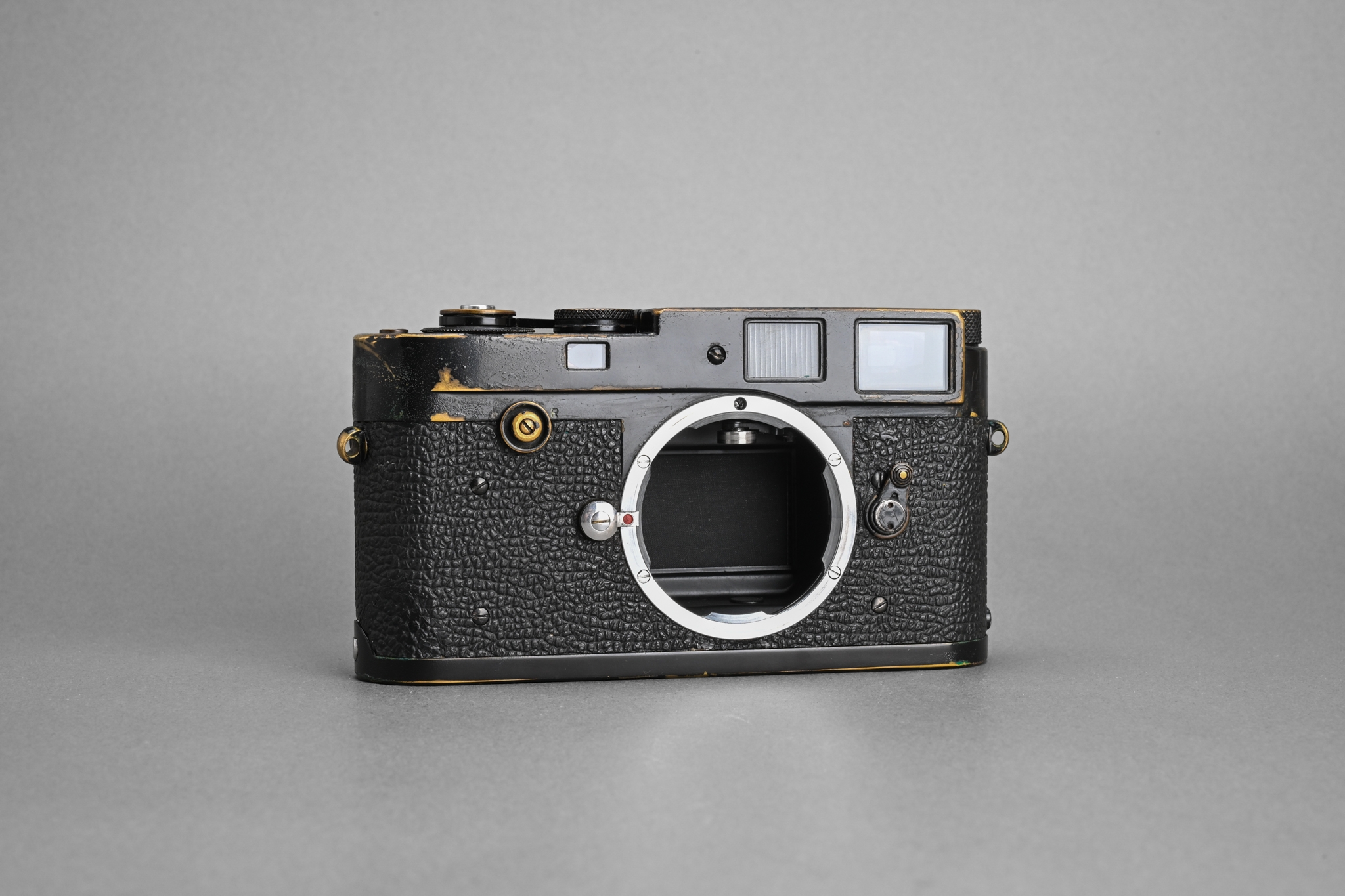Picture of Leica M2 Button Original Black Paint