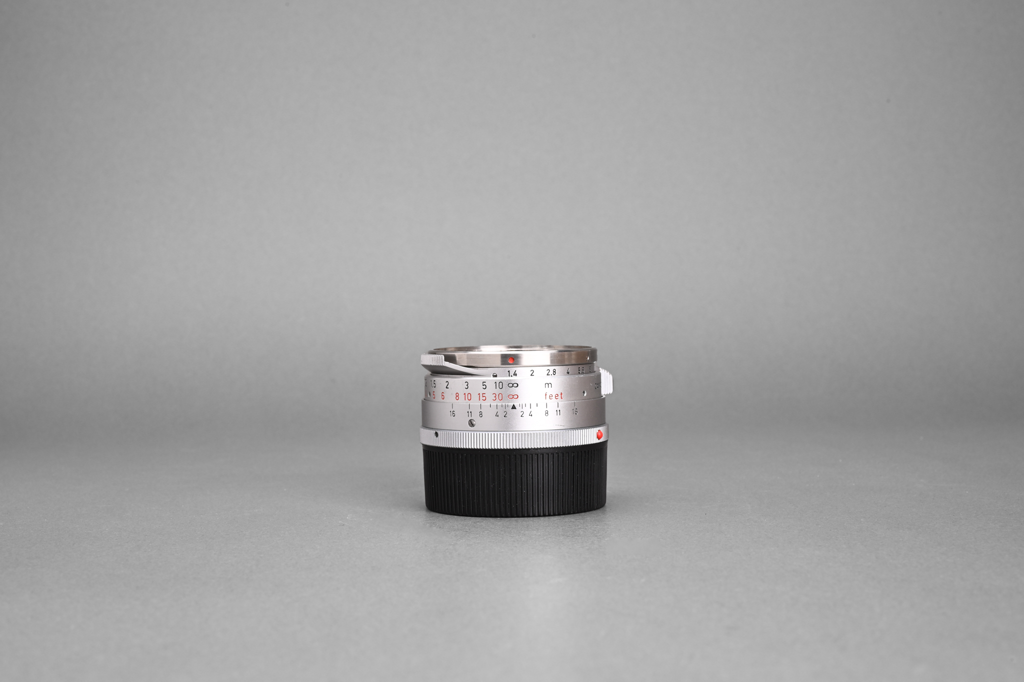 Picture of Leica Summilux-M 35mm f/1.4 Ver.1 Steel Rim Silver Chrome M2