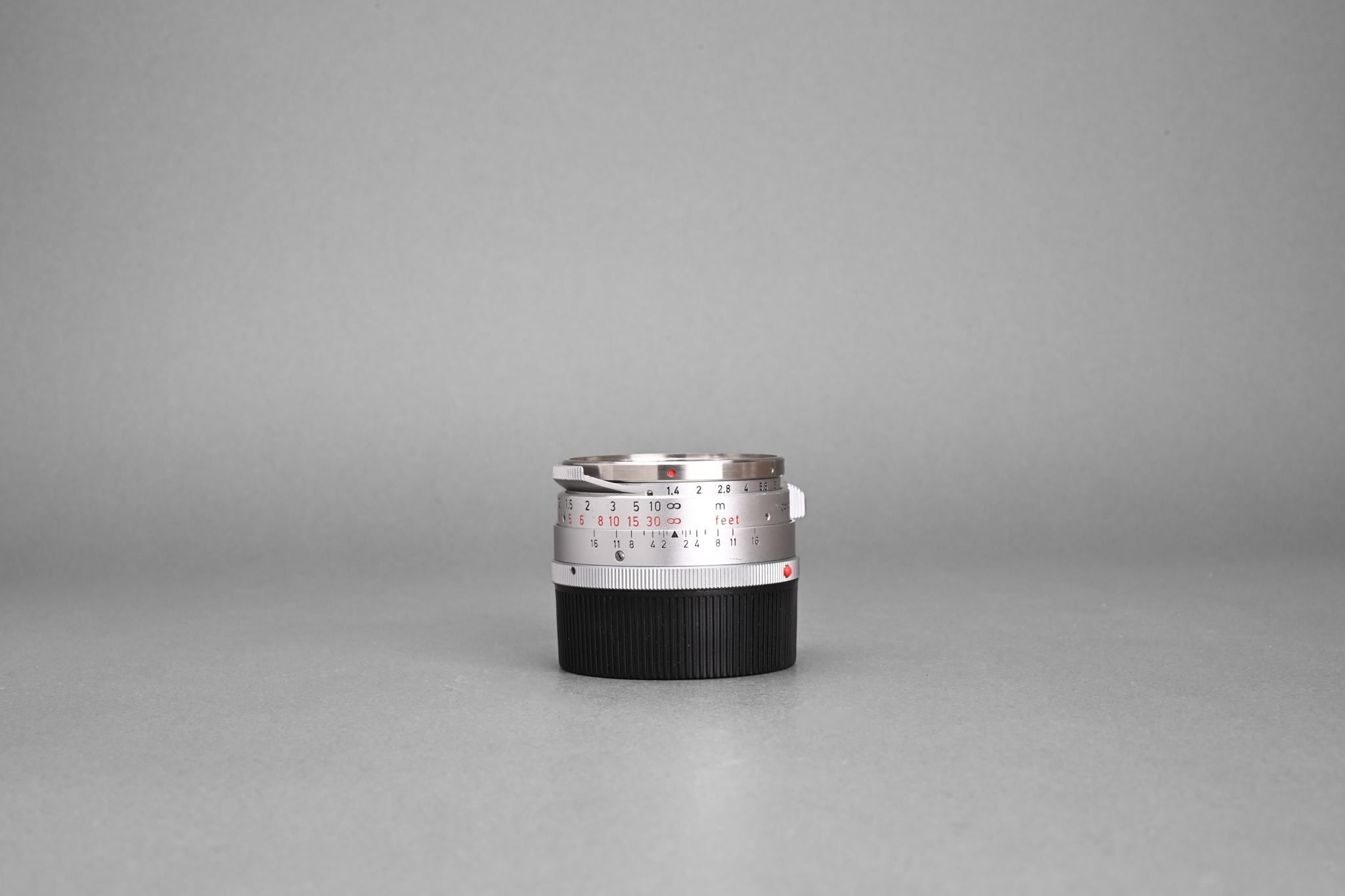 Picture of Leica Summilux-M 35mm f/1.4 Ver.1 Steel Rim Silver Chrome M2