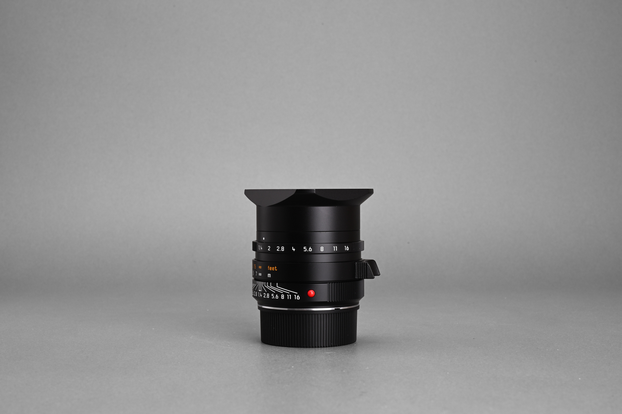 Picture of Leica Summilux-M 35mm f/1.4 ASPH FLE Black