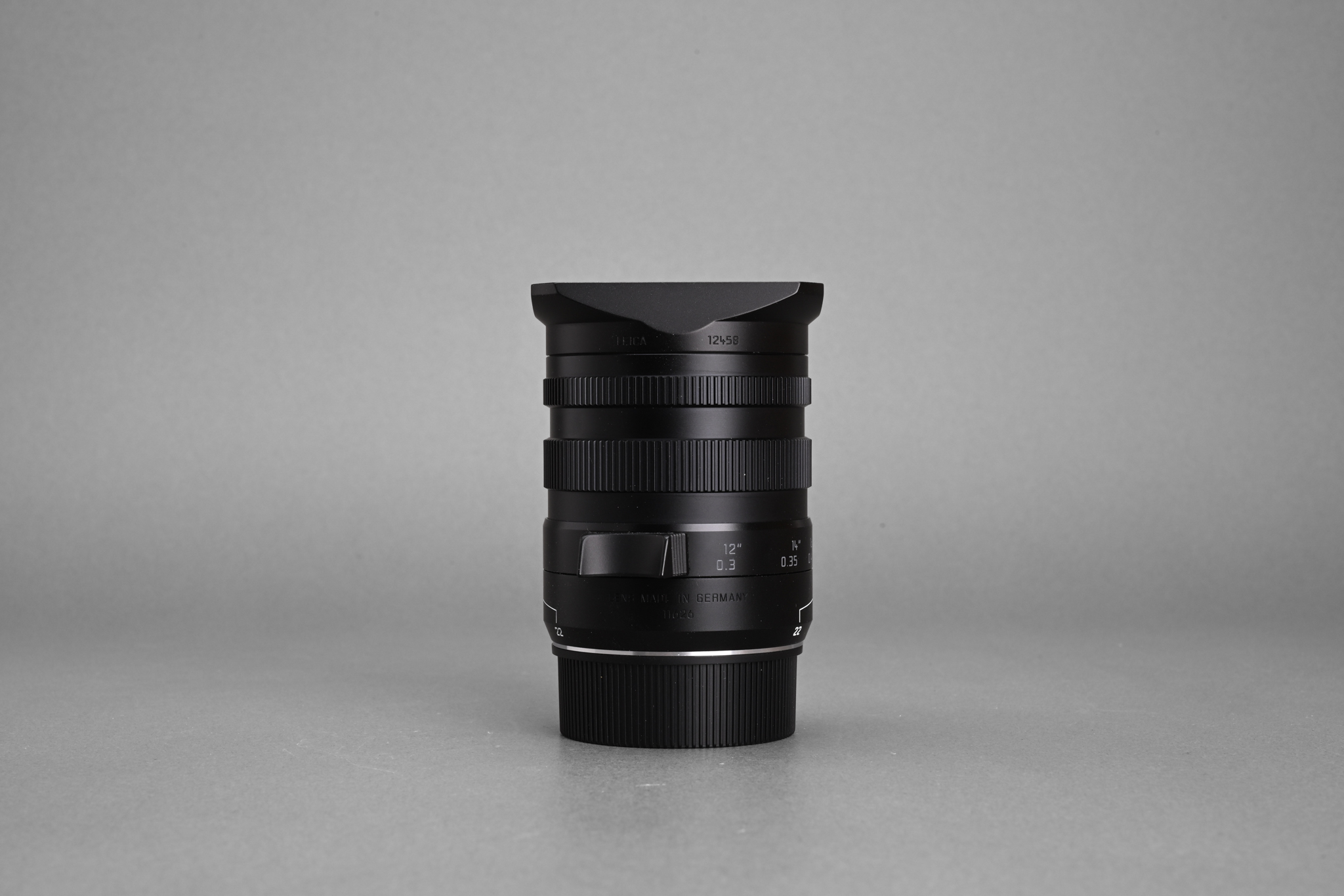 Picture of Leica WATE Tri-Elmar-M 16-18-21mm f/4 ASPH with Universal Viewfinder