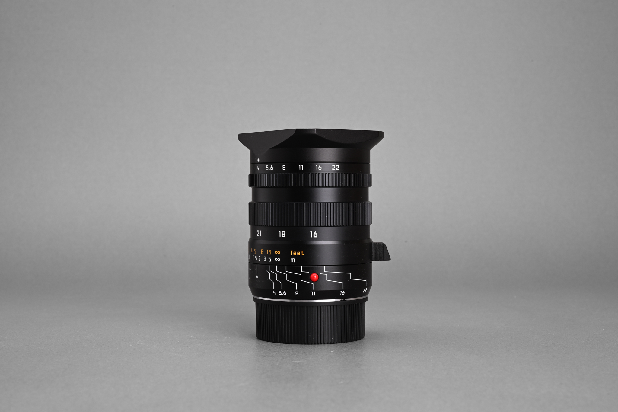 Picture of Leica WATE Tri-Elmar-M 16-18-21mm f/4 ASPH with Universal Viewfinder