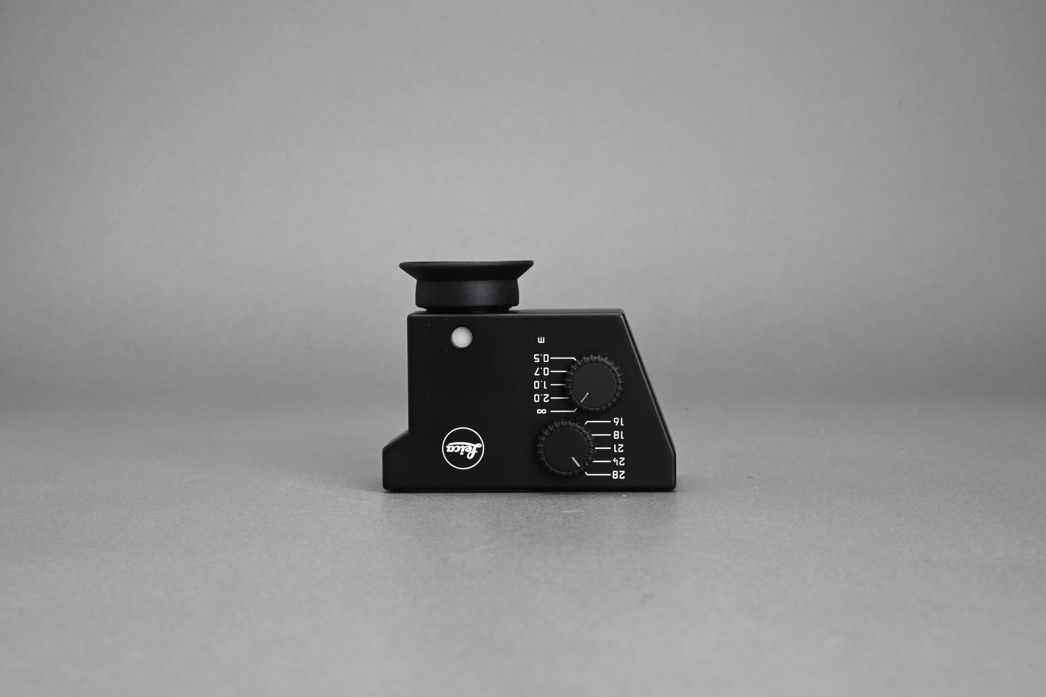 Picture of Leica WATE Tri-Elmar-M 16-18-21mm f/4 ASPH with Universal Viewfinder