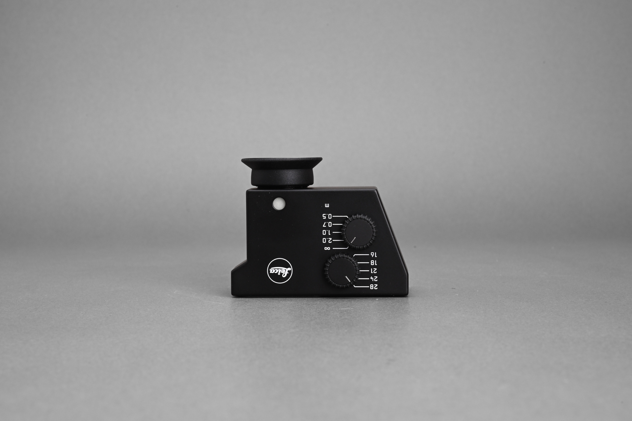 Picture of Leica WATE Tri-Elmar-M 16-18-21mm f/4 ASPH with Universal Viewfinder