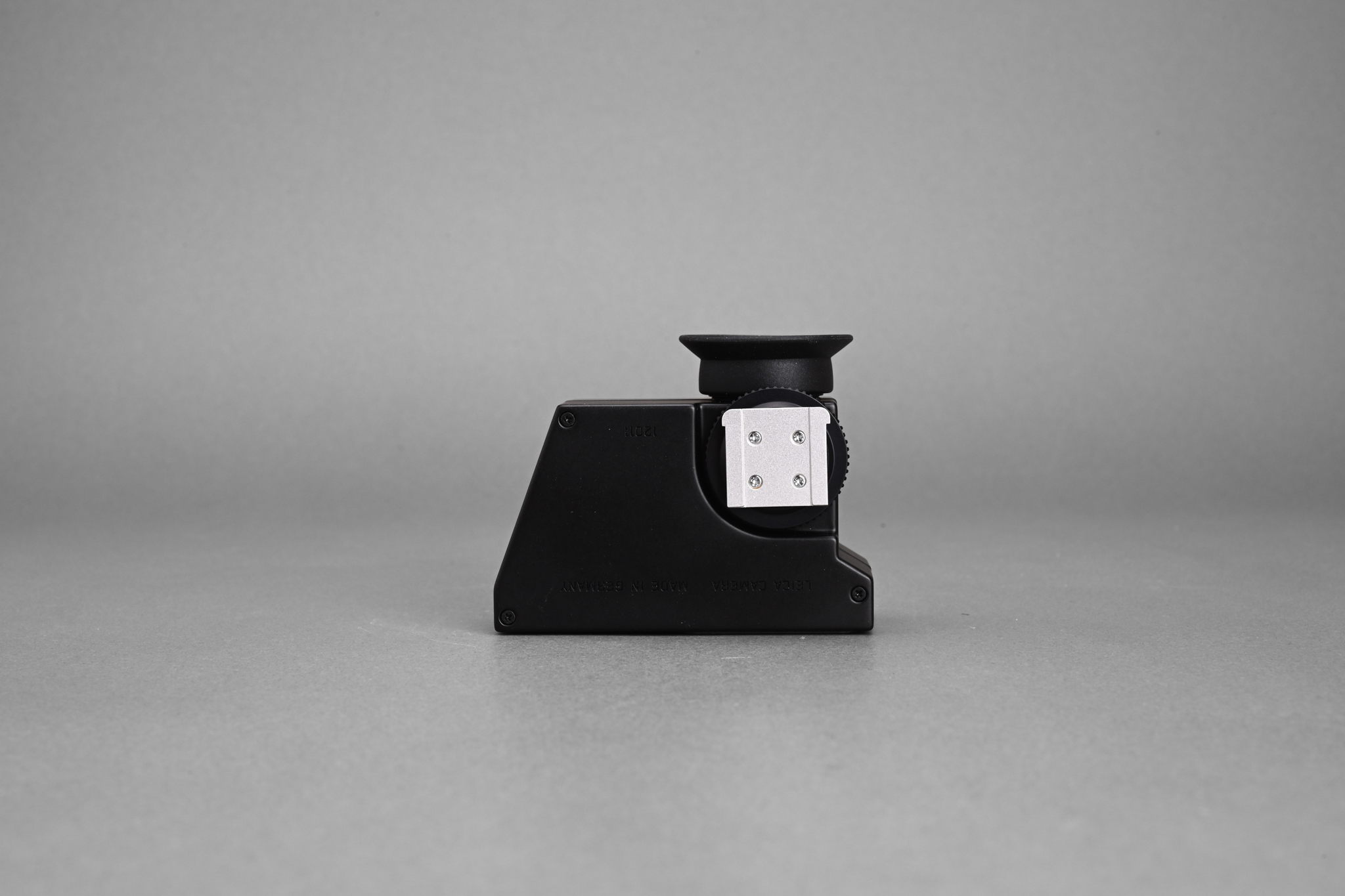 Picture of Leica WATE Tri-Elmar-M 16-18-21mm f/4 ASPH with Universal Viewfinder