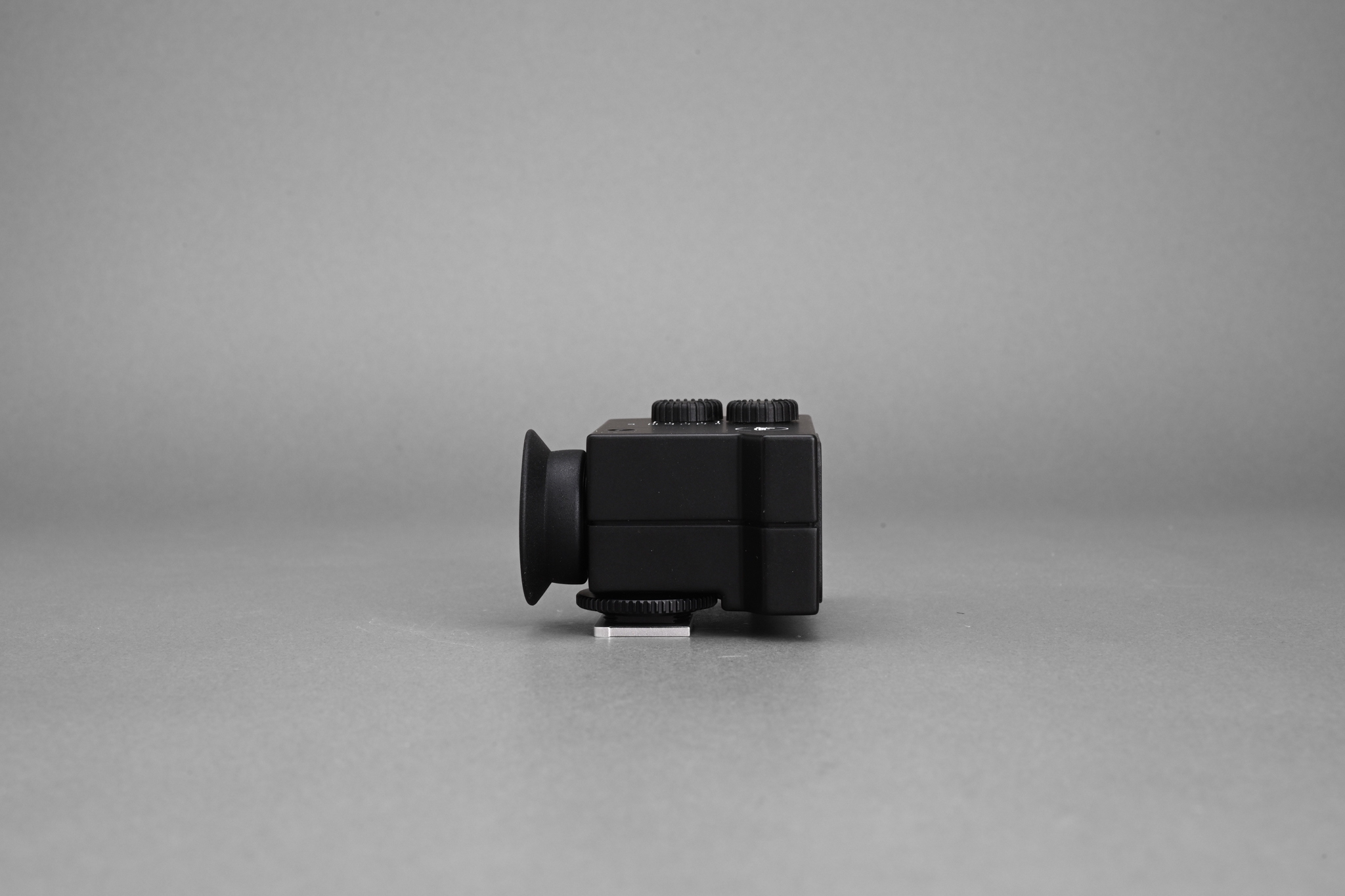 Picture of Leica WATE Tri-Elmar-M 16-18-21mm f/4 ASPH with Universal Viewfinder